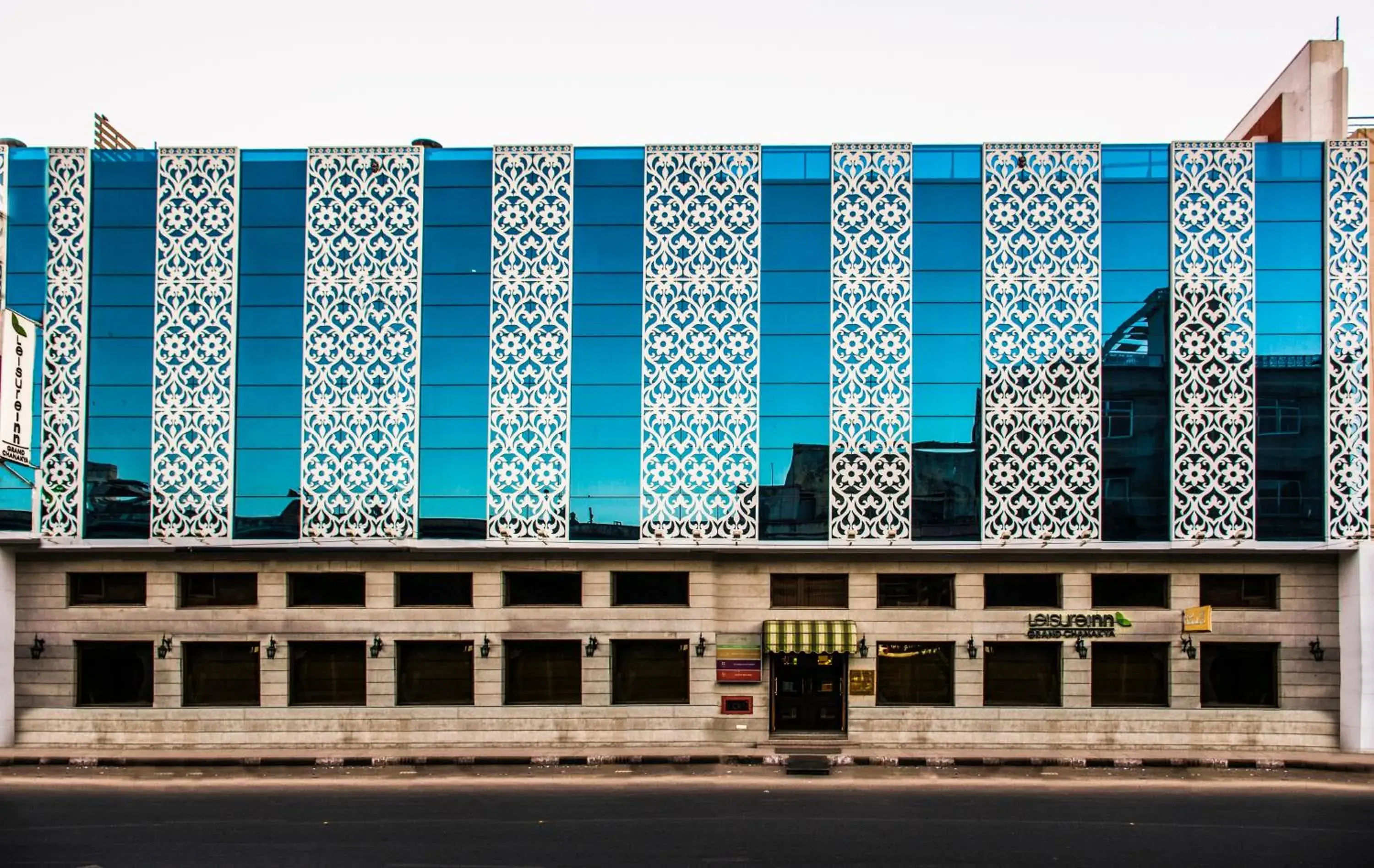 Property building in Leisure Inn Grand Chanakya Property building in Leisure Inn Grand Chanakya