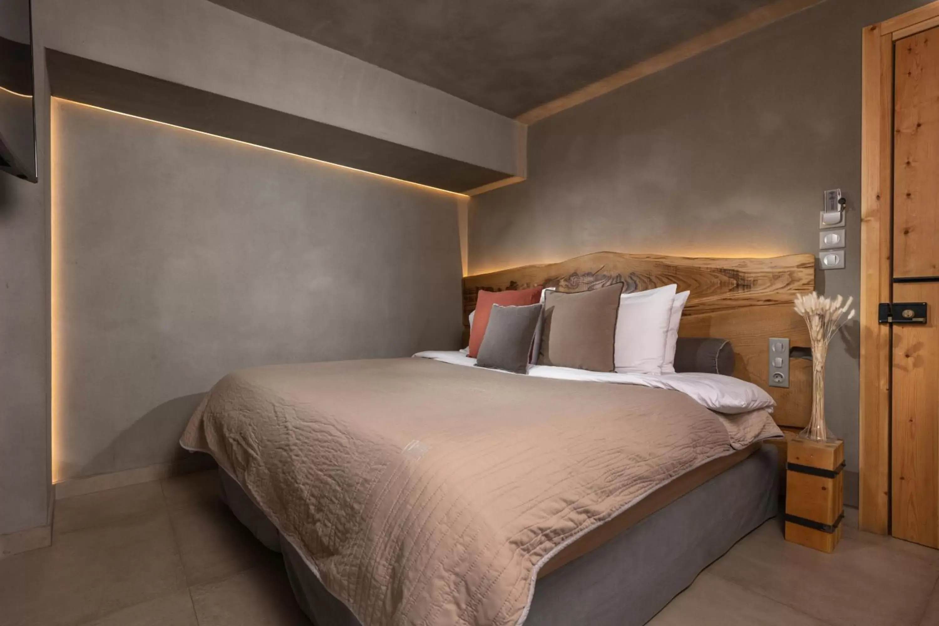Bed in Tsikeli Boutique Hotel Meteora - Adults Friendly