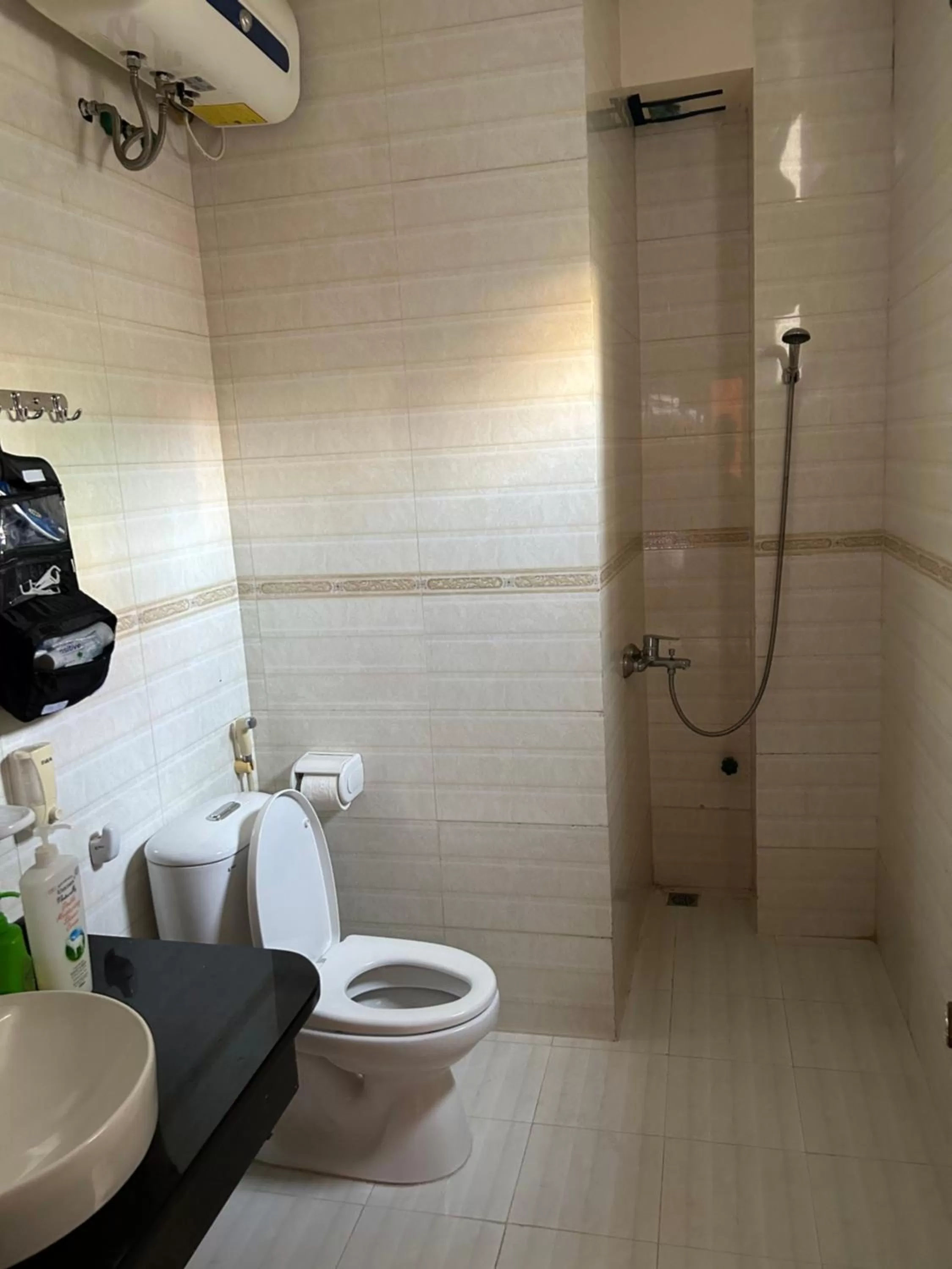 HaLong Starlight Inn & Travel