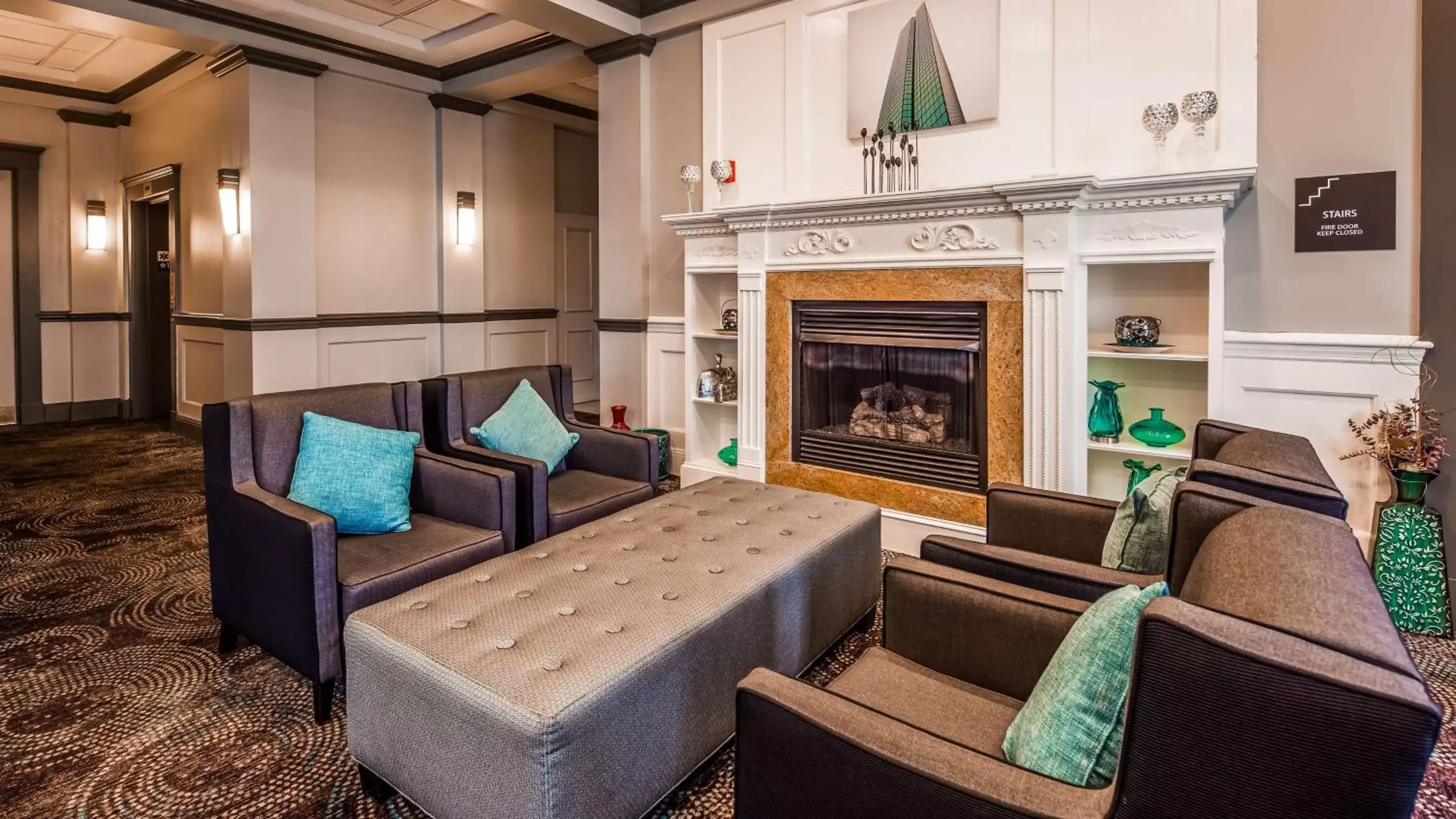 Lobby or reception, Seating Area in Best Western Adams Inn Quincy-Boston