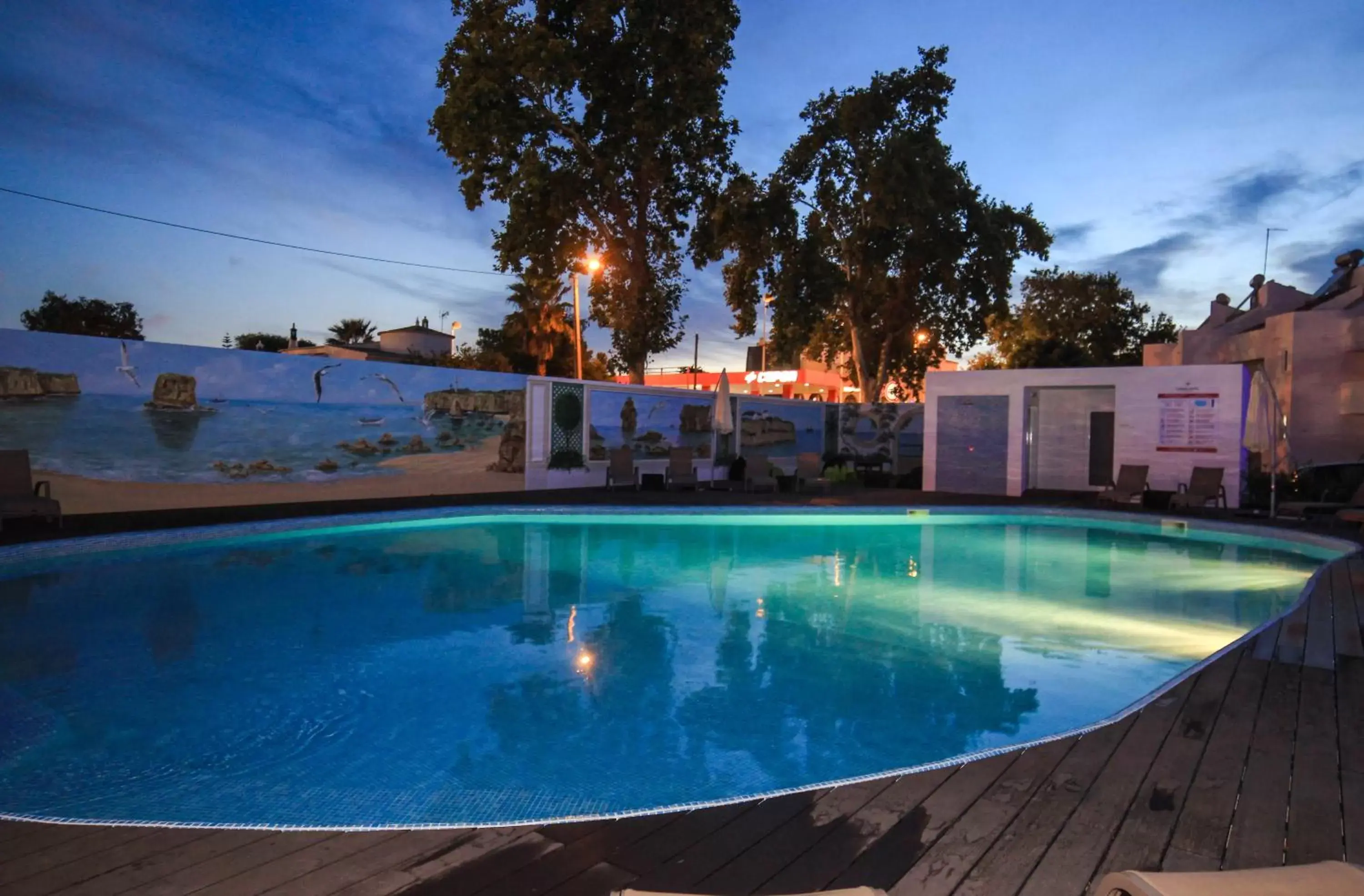 Garden, Swimming Pool in Lagoa Hotel