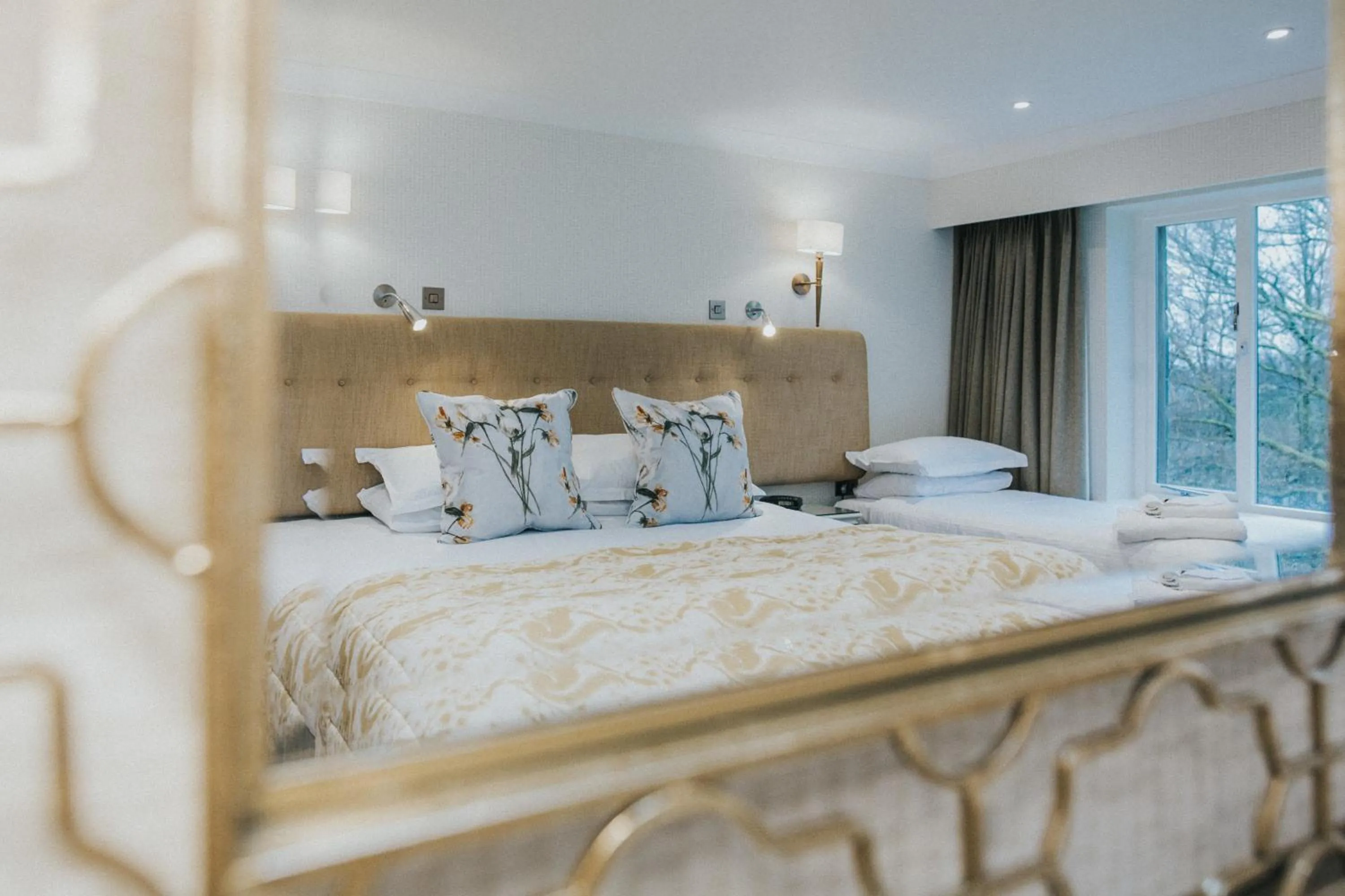 Bed in Cragwood Country House Hotel