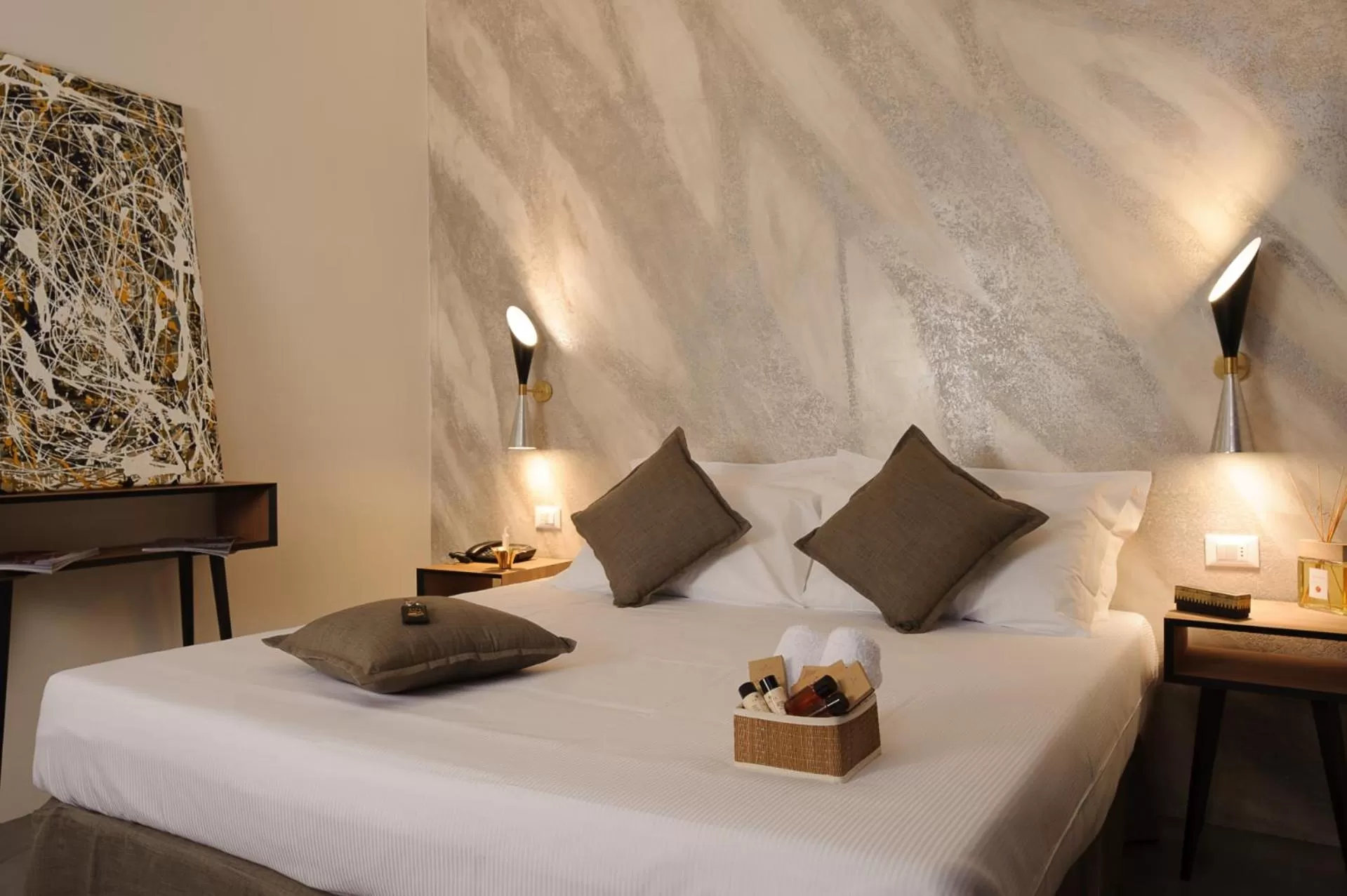 Bed in Hotel Lungarno Vespucci 50