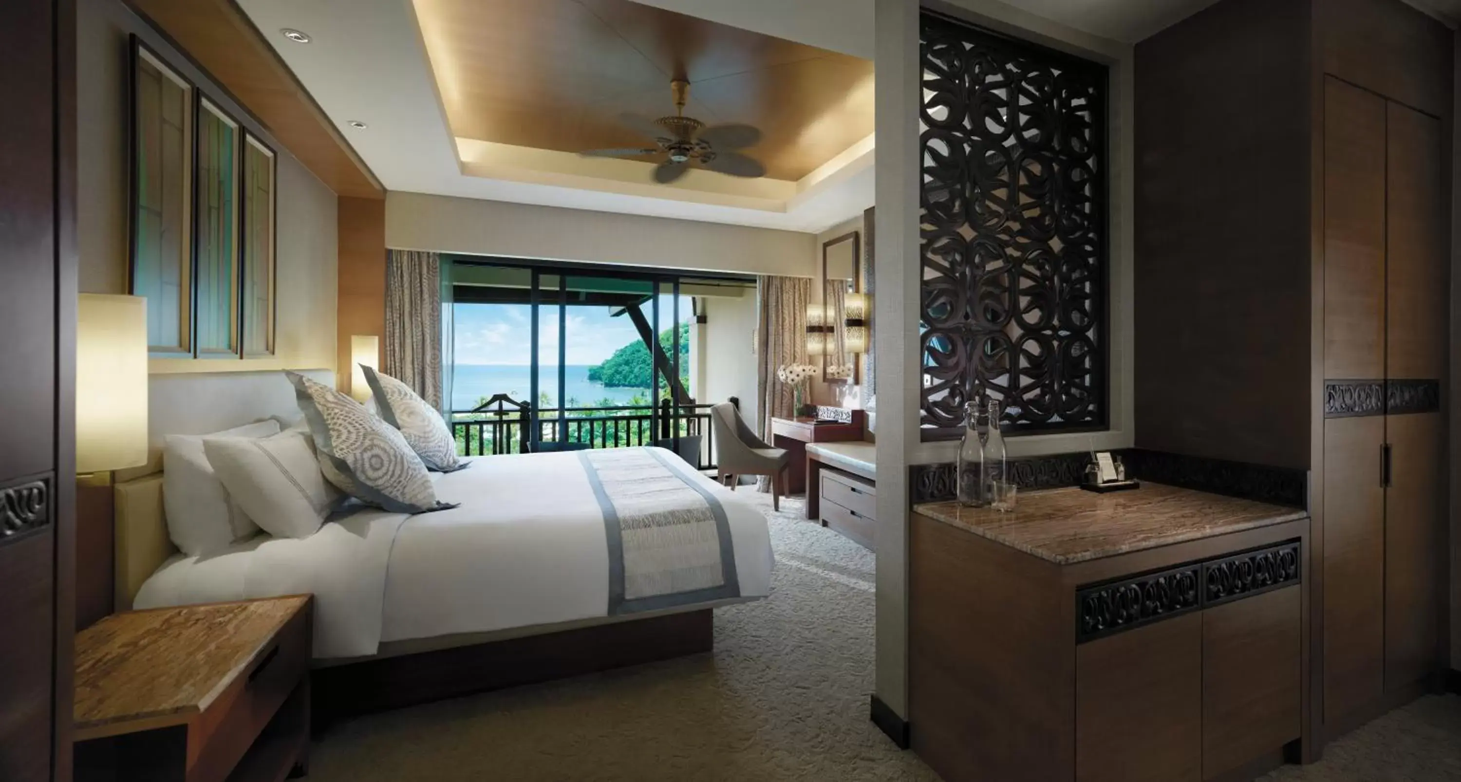 Sea view, Bed in Shangri-La Rasa Ria, Kota Kinabalu Sea view, Bed in Shangri-La Rasa Ria, Kota Kinabalu