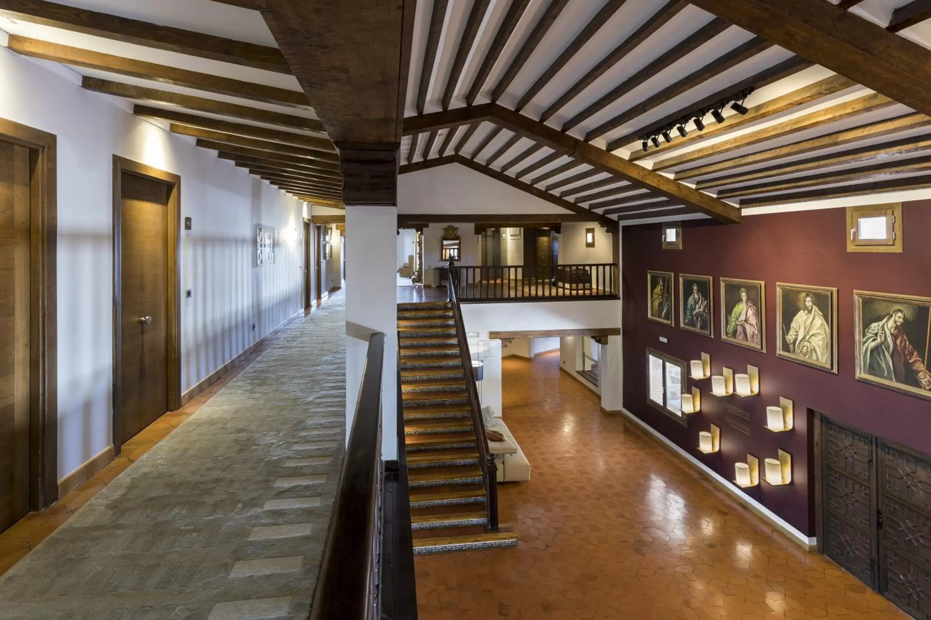 Lobby or reception in Parador de Toledo