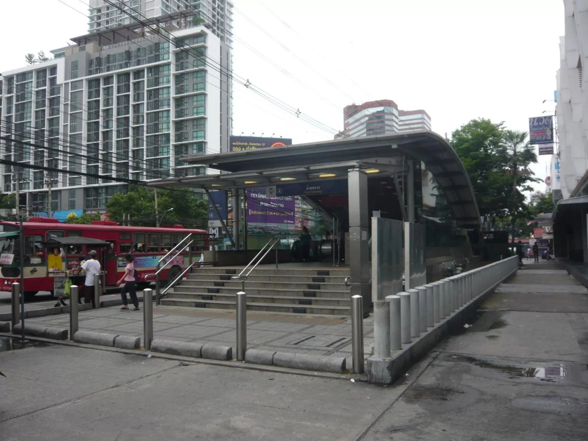 Area and facilities in The Atrium Ratchada 13