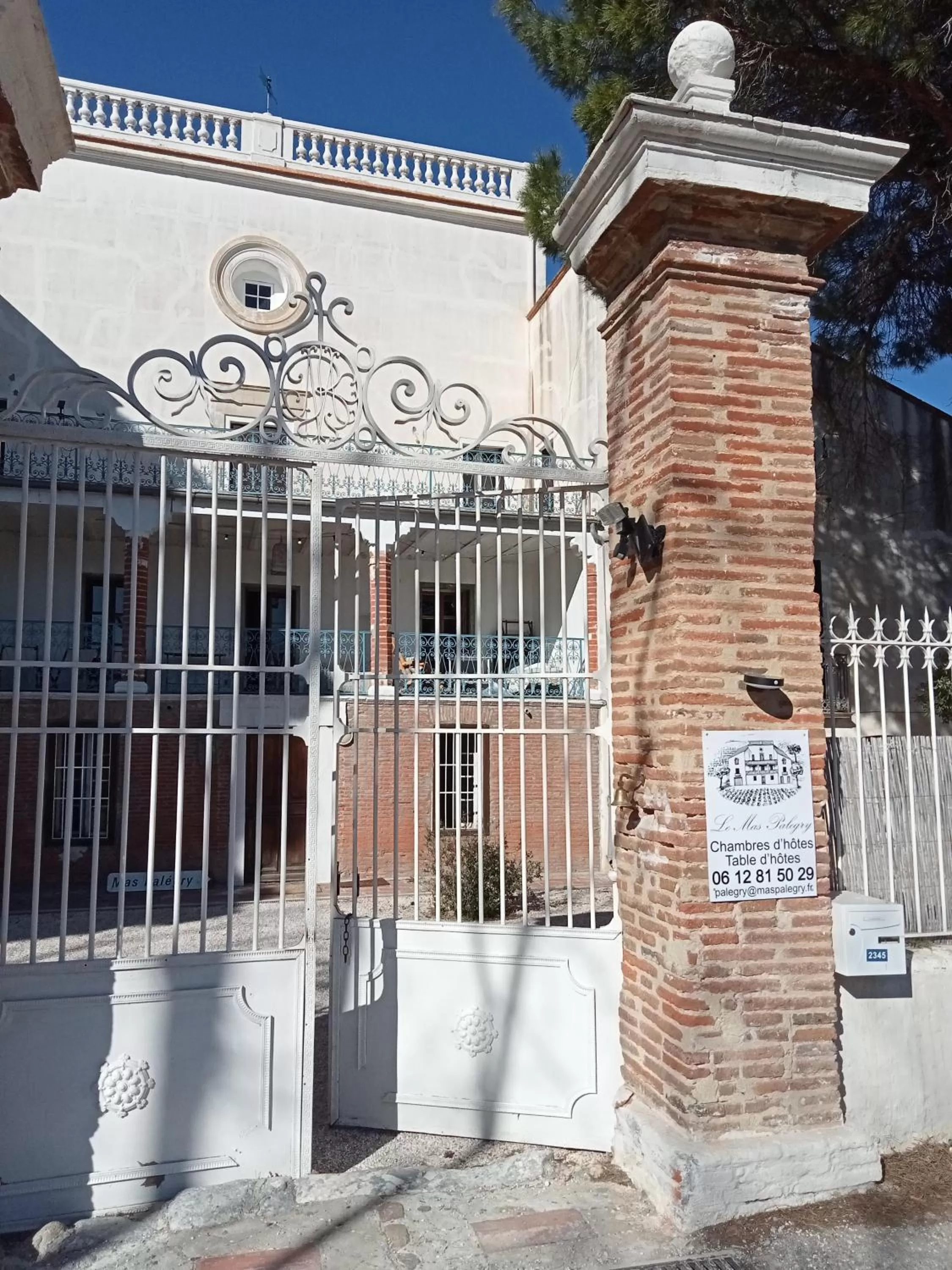 Property Building in Mas Palegry côté terrasse