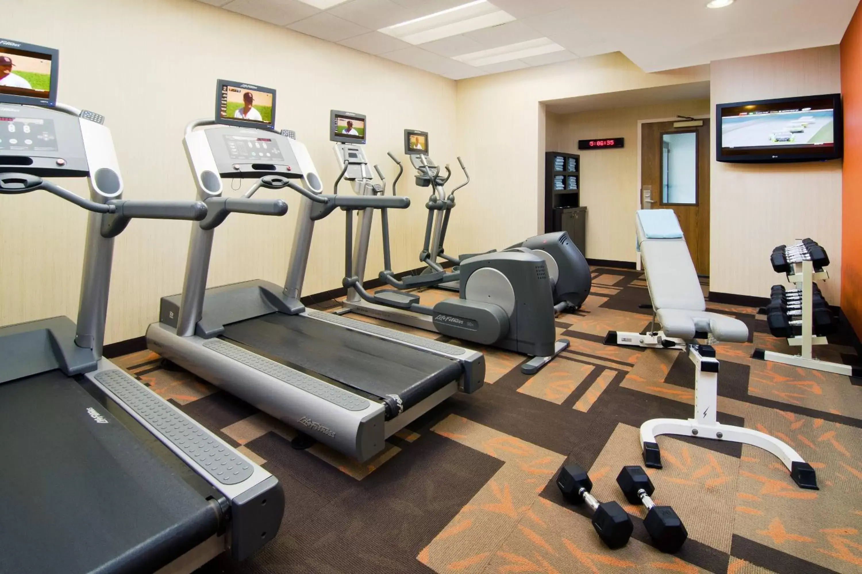 Fitness centre/facilities, Fitness Center/Facilities in Courtyard St. Louis Westport Plaza