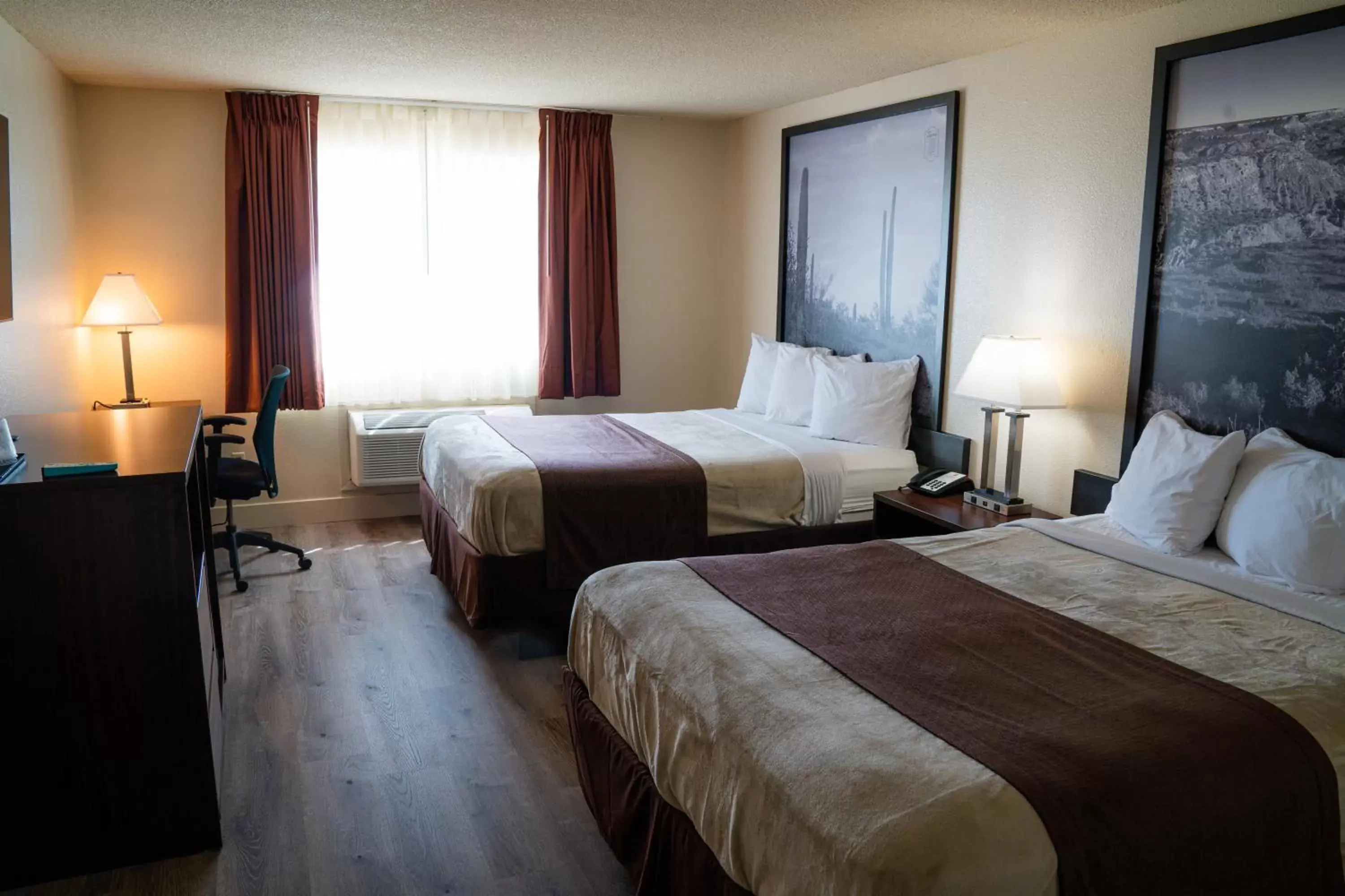 Queen Room with Two Queen Beds and Bath Tub - Mobility Accessible/Non-Smoking in Super 8 by Wyndham Yuma Queen Room with Two Queen Beds and Bath Tub - Mobility Accessible/Non-Smoking in Super 8 by Wyndham Yuma