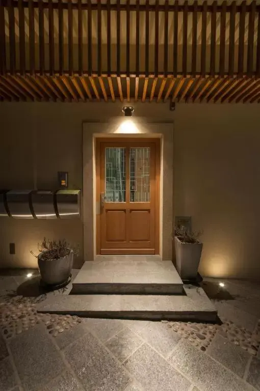 Property building in CUBE central rooms for 2 Property building in CUBE central rooms for 2