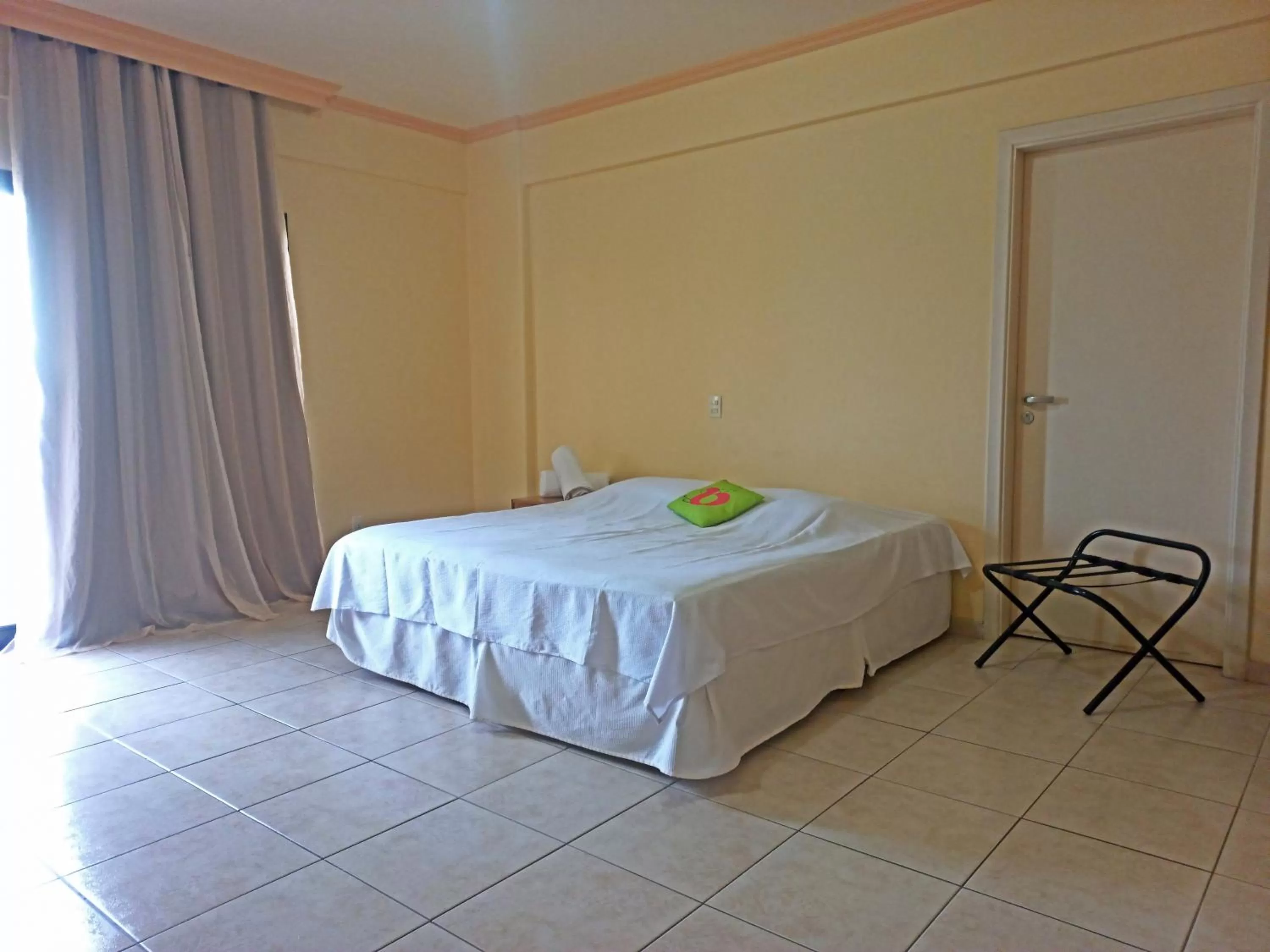 Bedroom, Bed in Hotel Canto do Atlântico