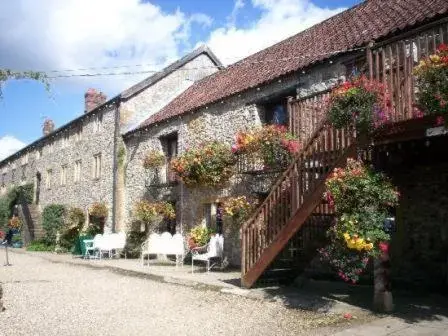 Property Building in Hornsbury Mill