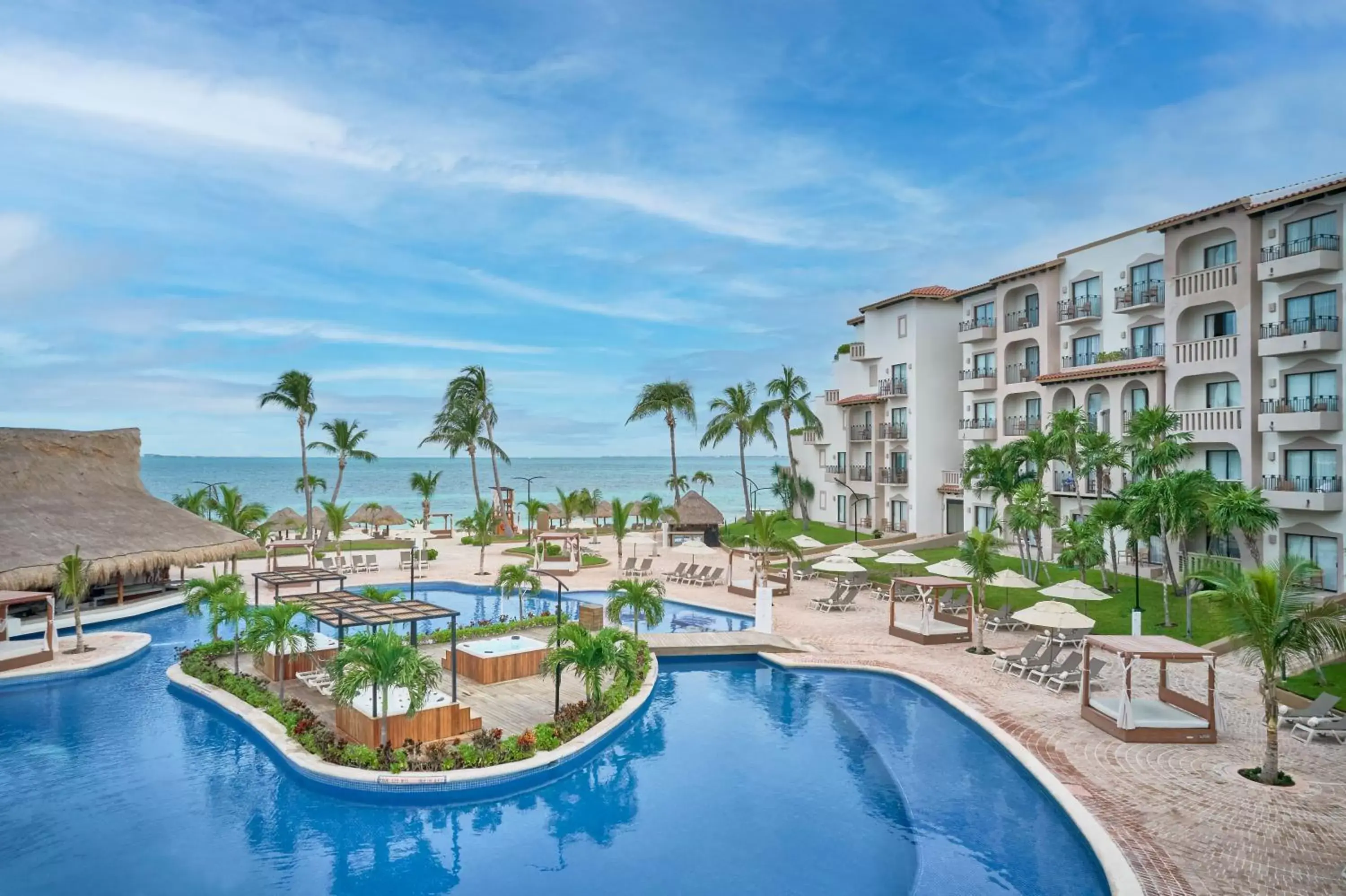 Swimming Pool in Fiesta Americana Cancun Villas