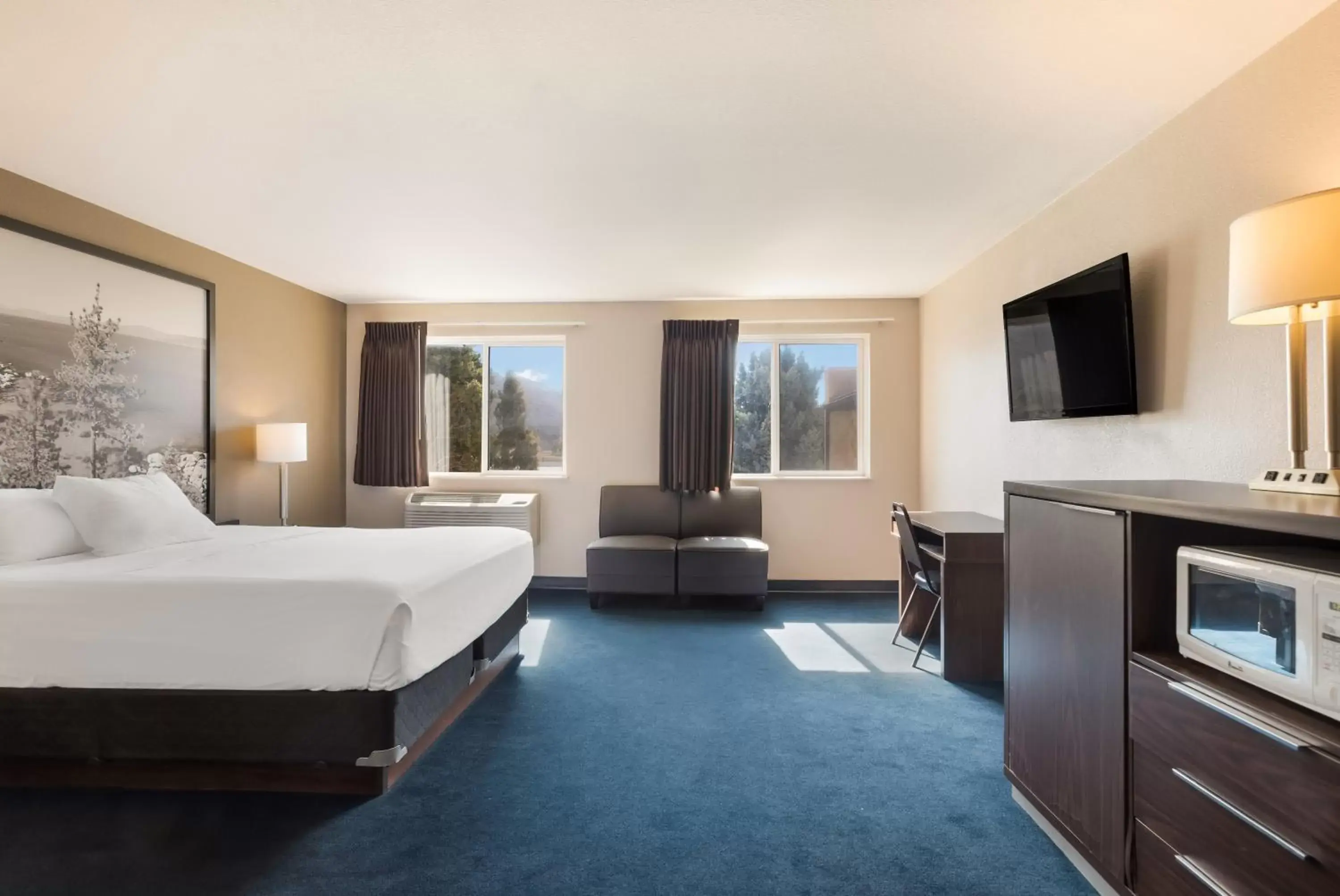 Bed in Americas Best Value Inn Sparks Bed in Americas Best Value Inn Sparks