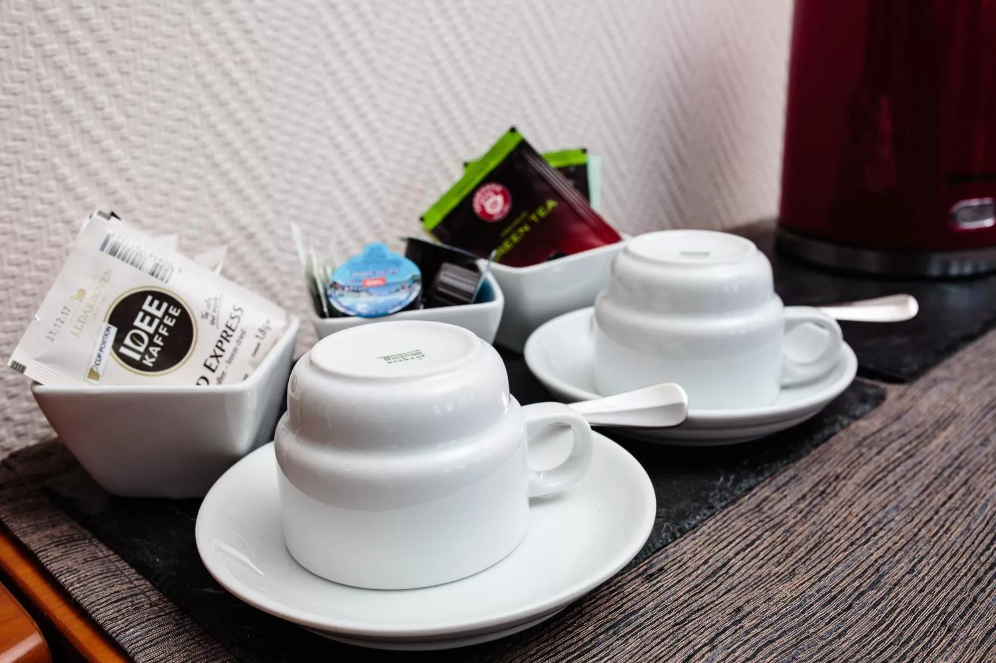 Coffee/tea facilities in Hotel-Restaurant Zur Krone