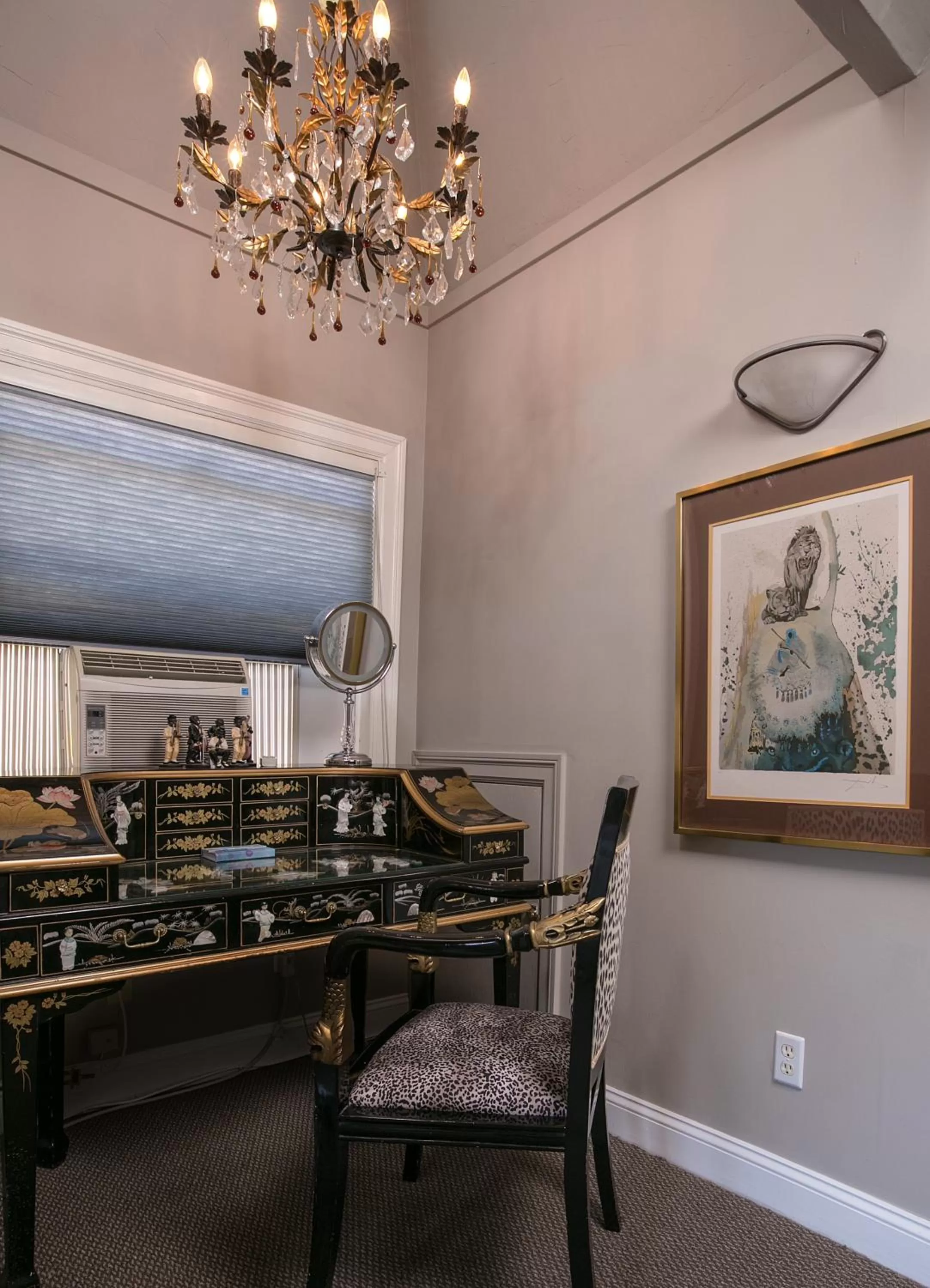 Seating area, Restaurant/Places to Eat in Noe's Nest Bed and Breakfast