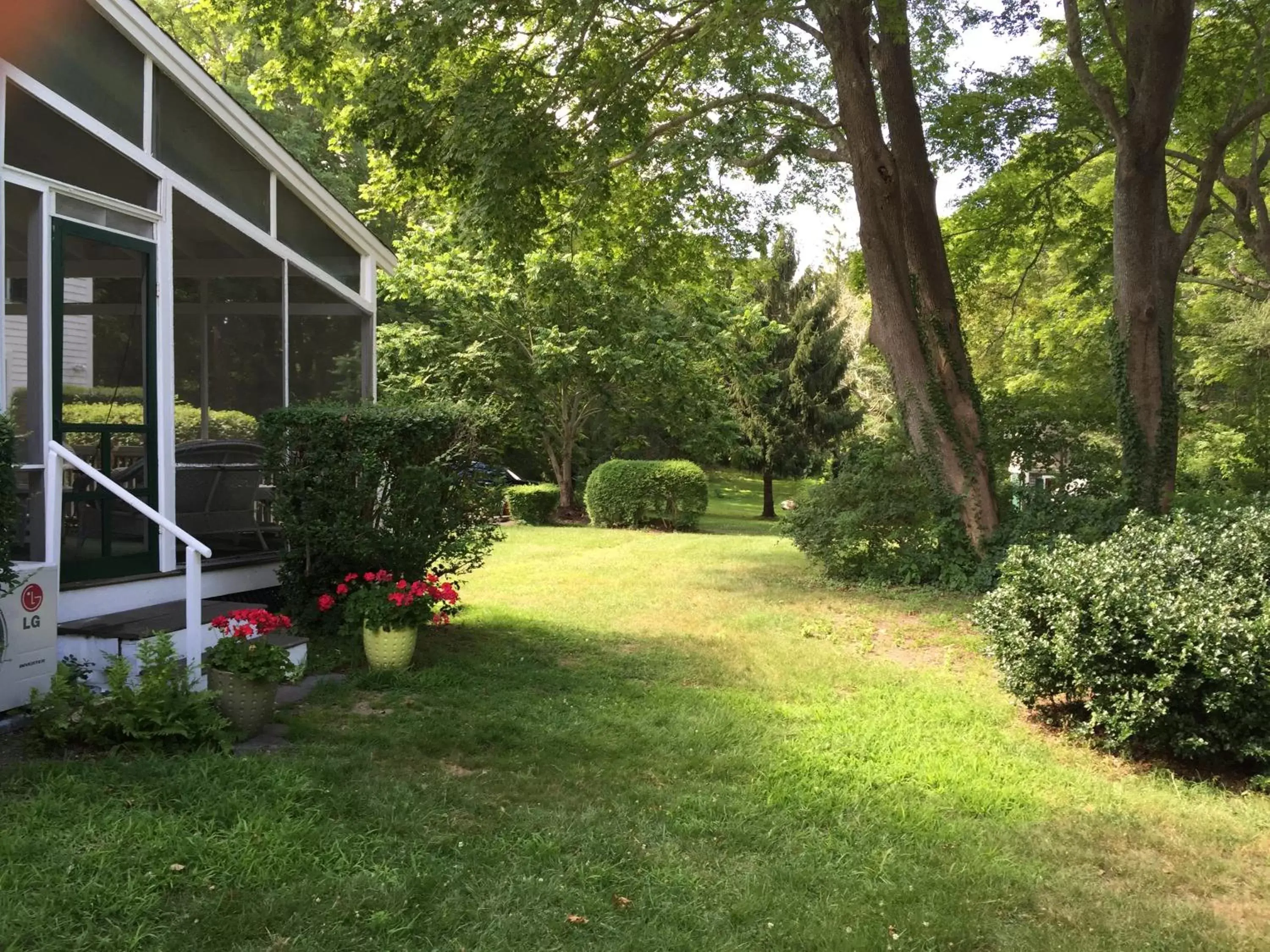 Property building, Garden in Village Inn