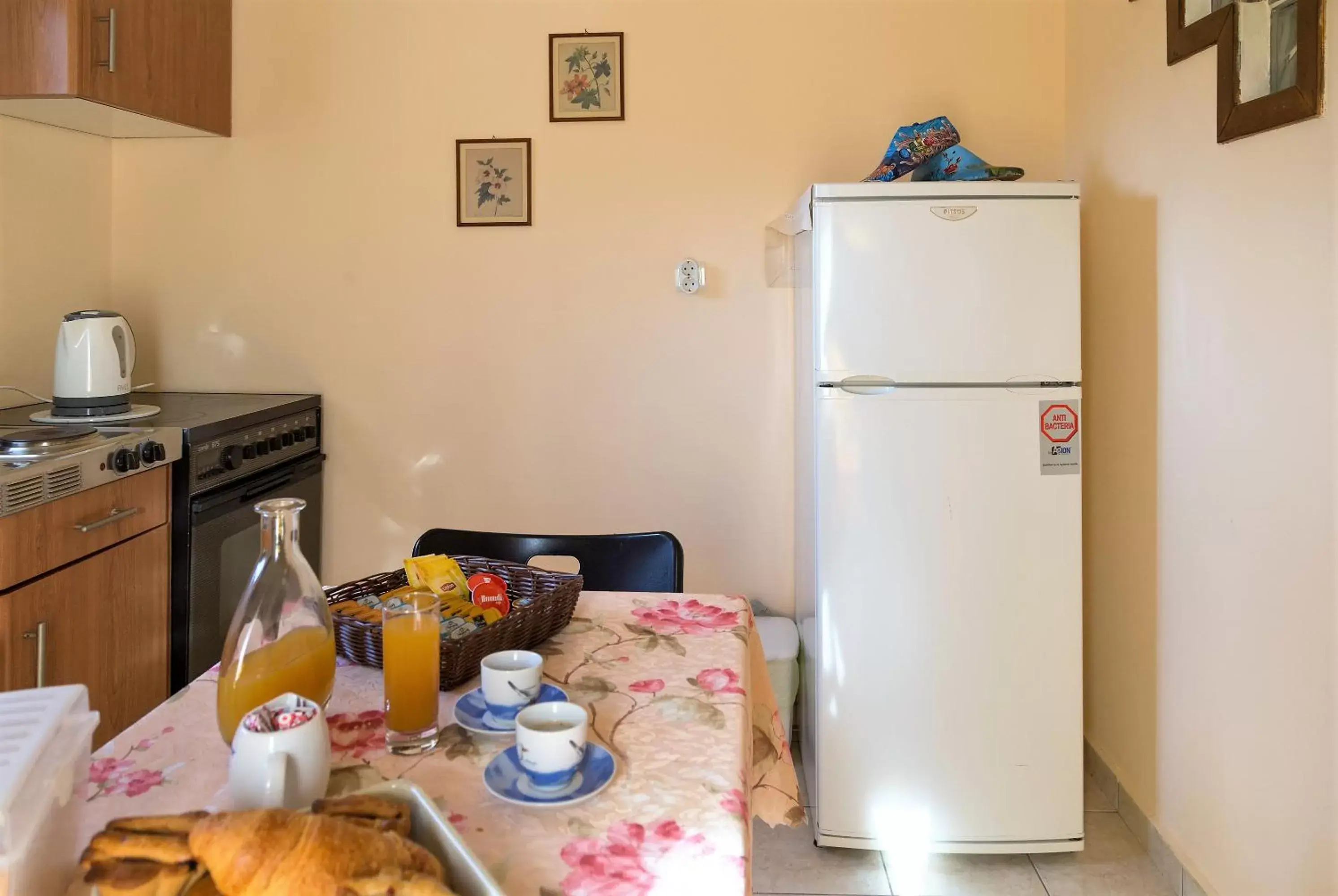 Coffee/tea facilities in Angelina's Home