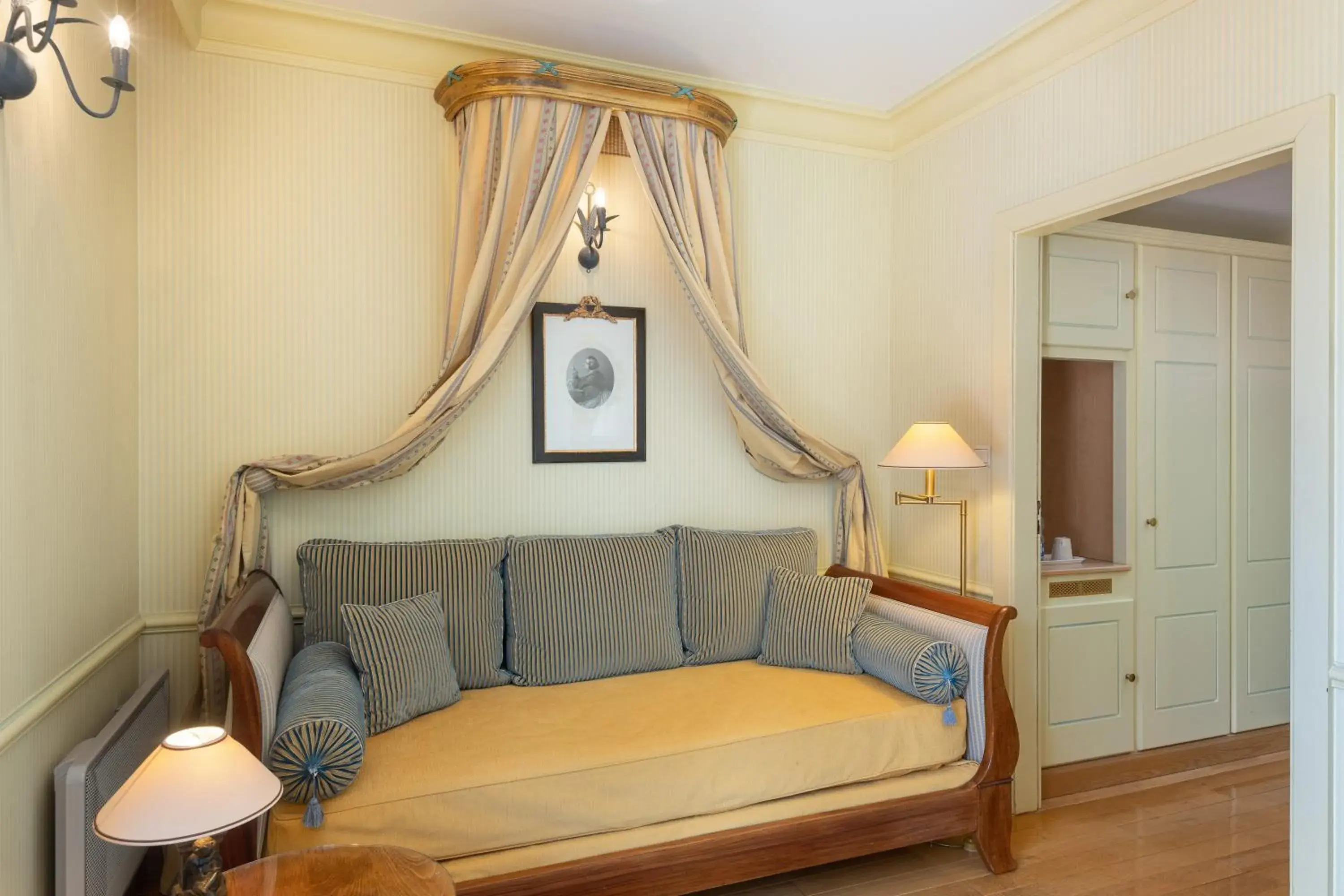 Living room, Seating Area in Le Manoir Au Lac