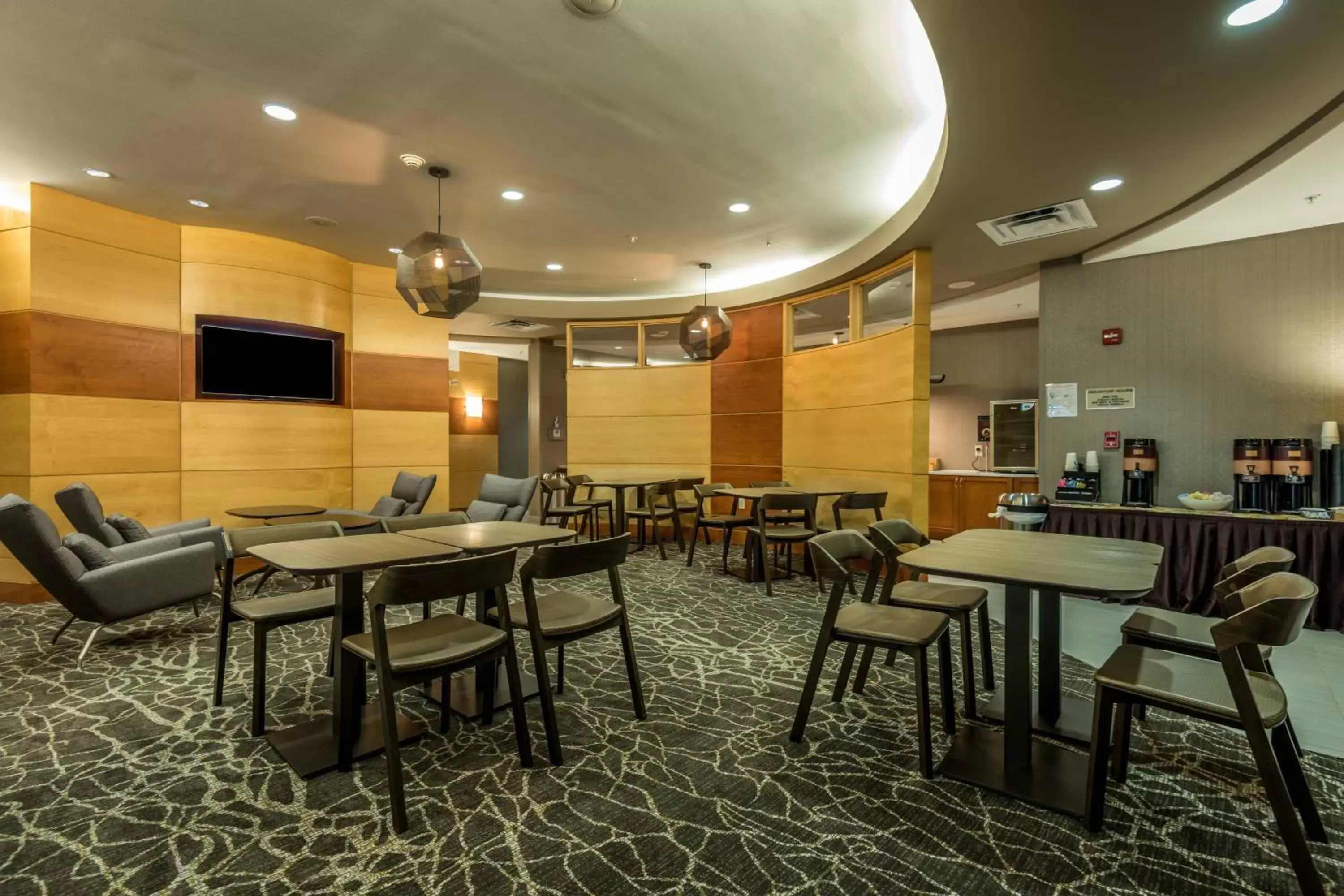 Lobby or reception, Restaurant/Places to Eat in SpringHill Suites Statesboro University Area