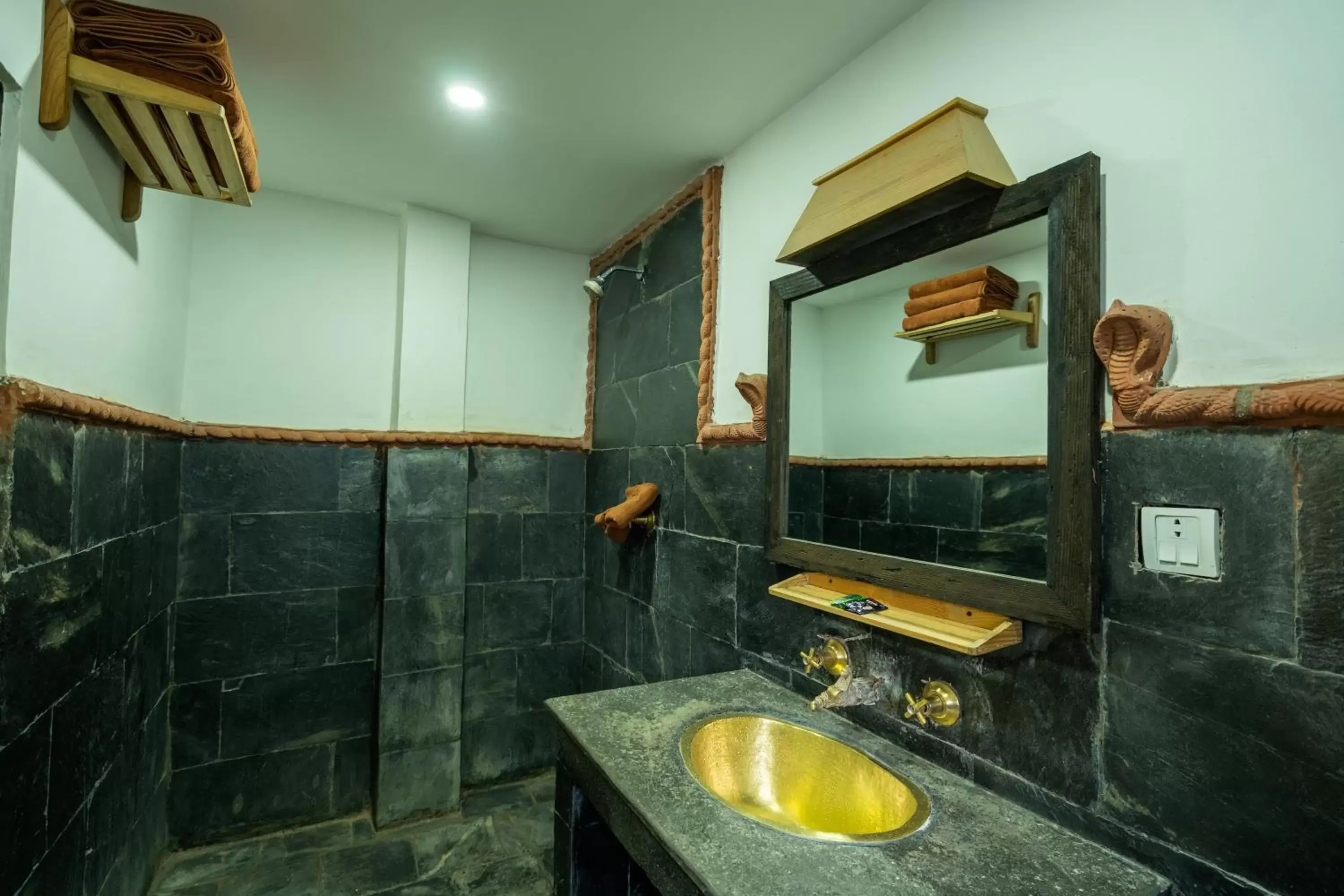 Bathroom in Hotel Ganesh Himal