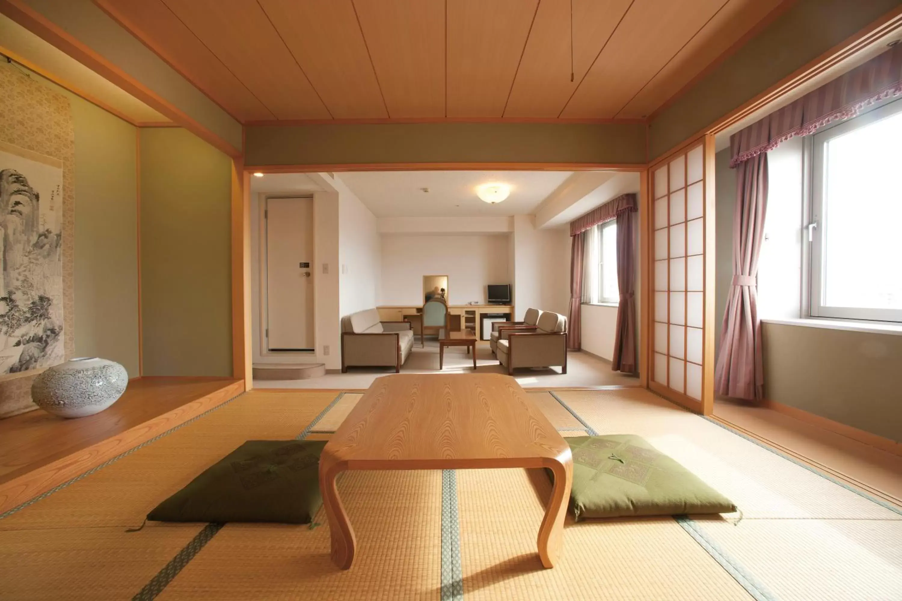 Photo of the whole room, Seating Area in Yamagata Kokusai Hotel