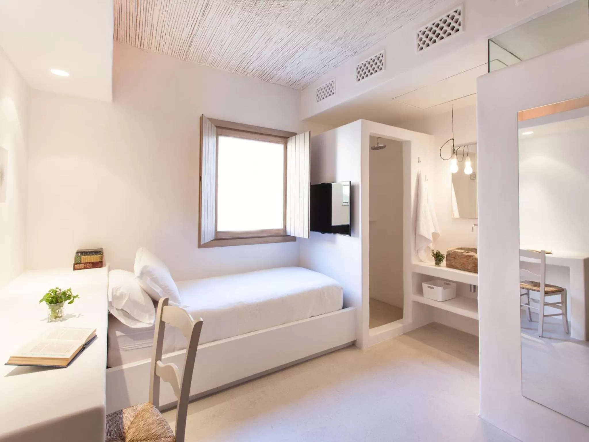 Bed in HM Balanguera