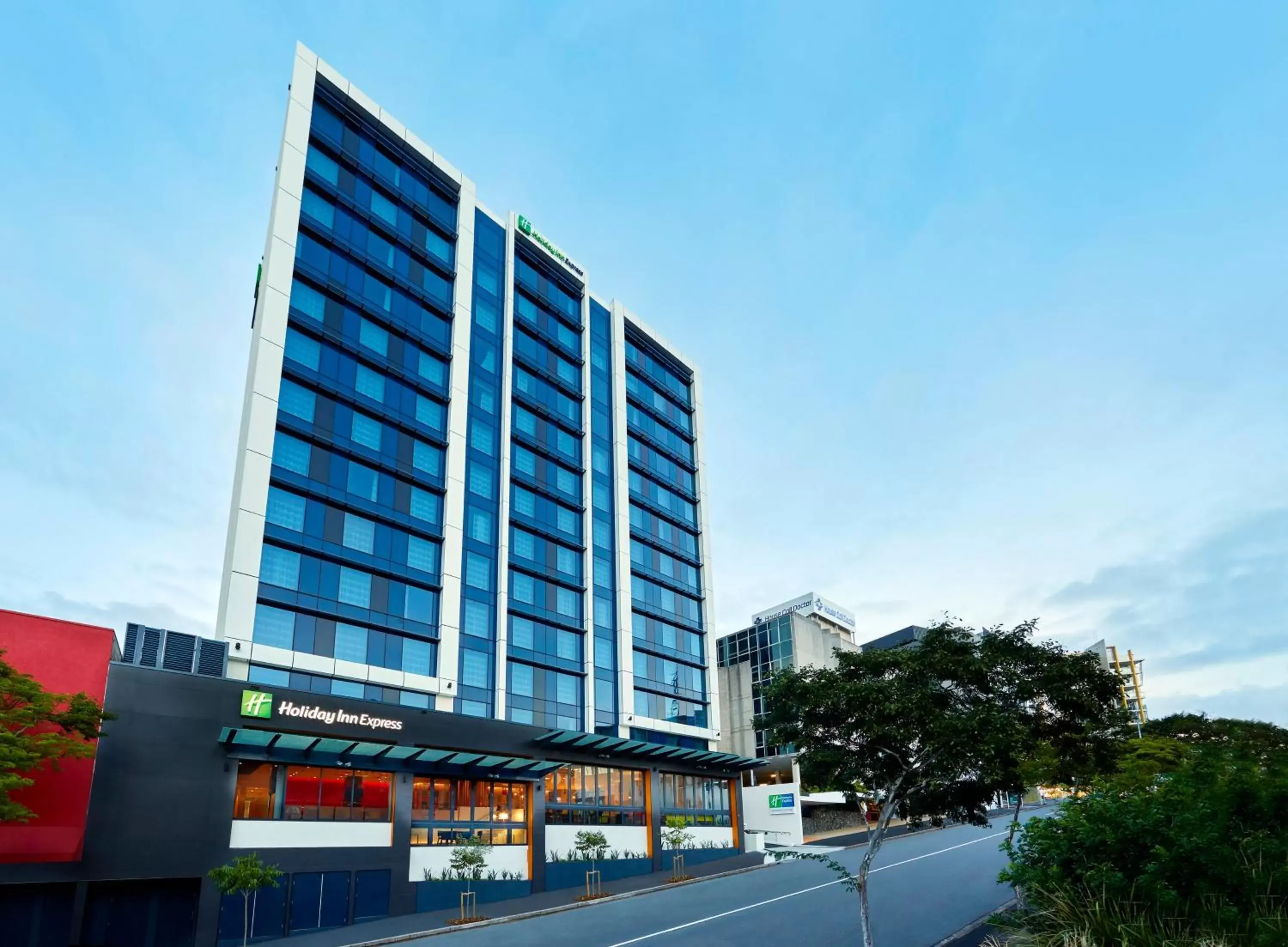 Property Building in Holiday Inn Express Brisbane Central, an IHG Hotel