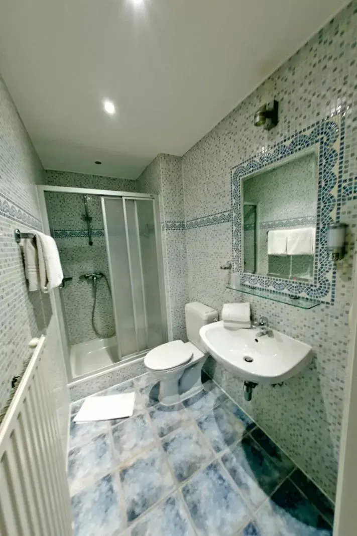 Bathroom in Hotel Midi-Zuid
