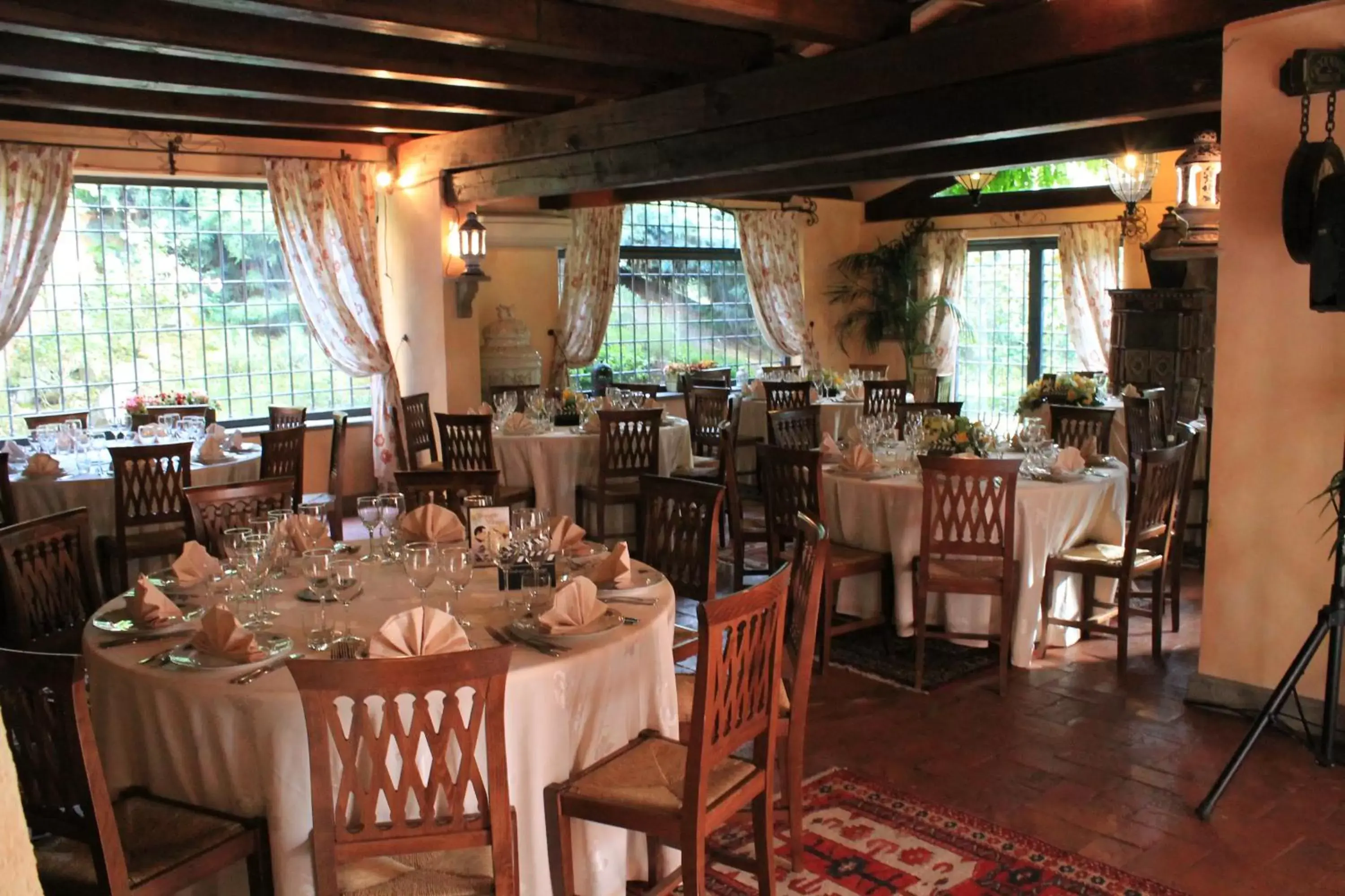 Restaurant/Places to Eat in Antica Pietrara B&B