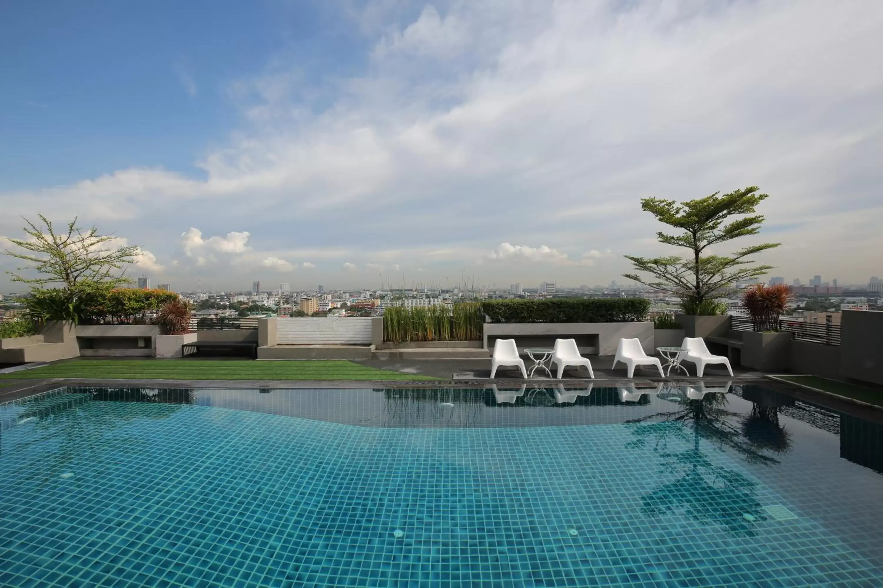 Property building, Swimming Pool in Bangkok Inter Place Hotel