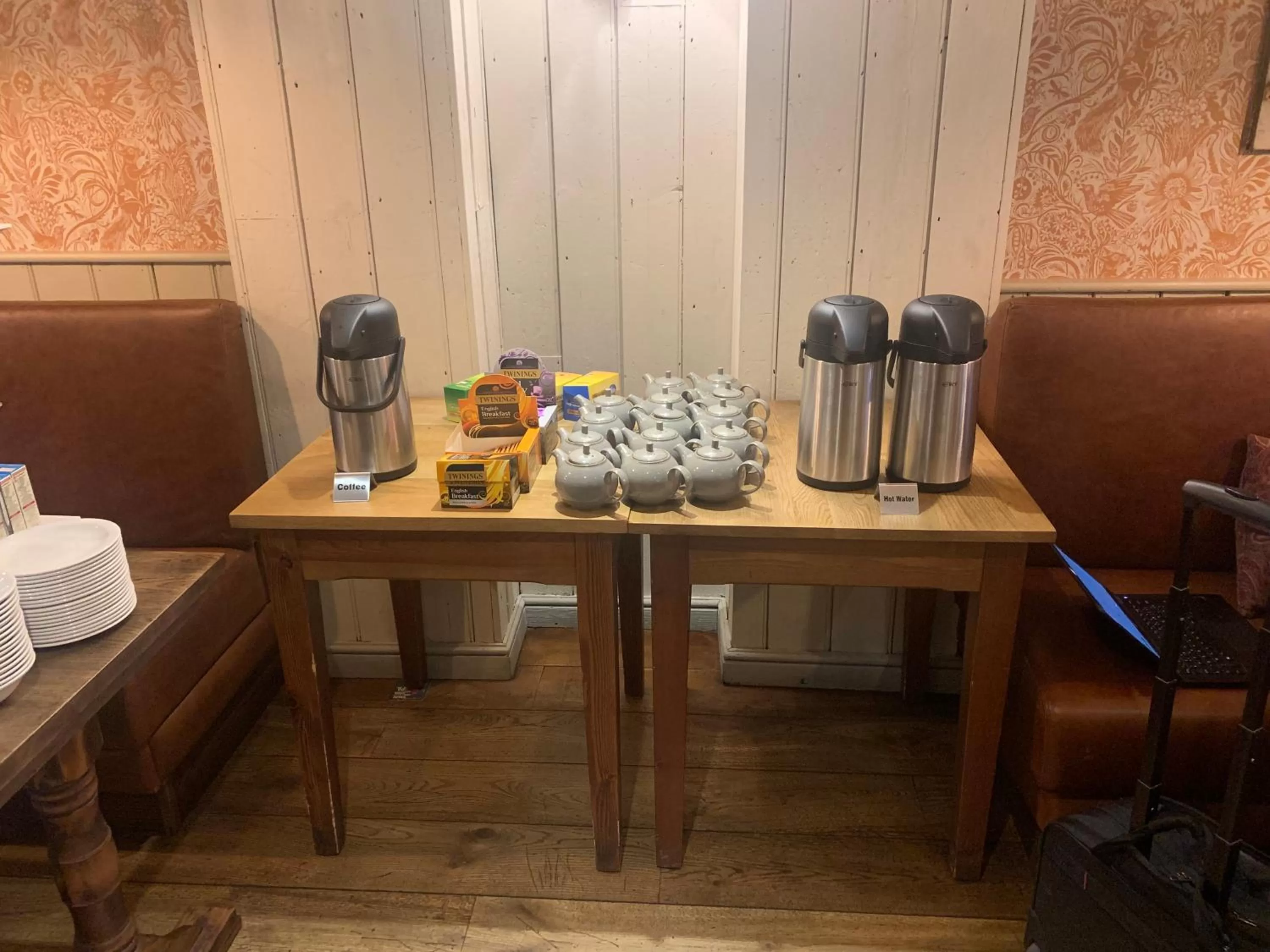 Breakfast in Abbey Fields By Chef & Brewer Collection