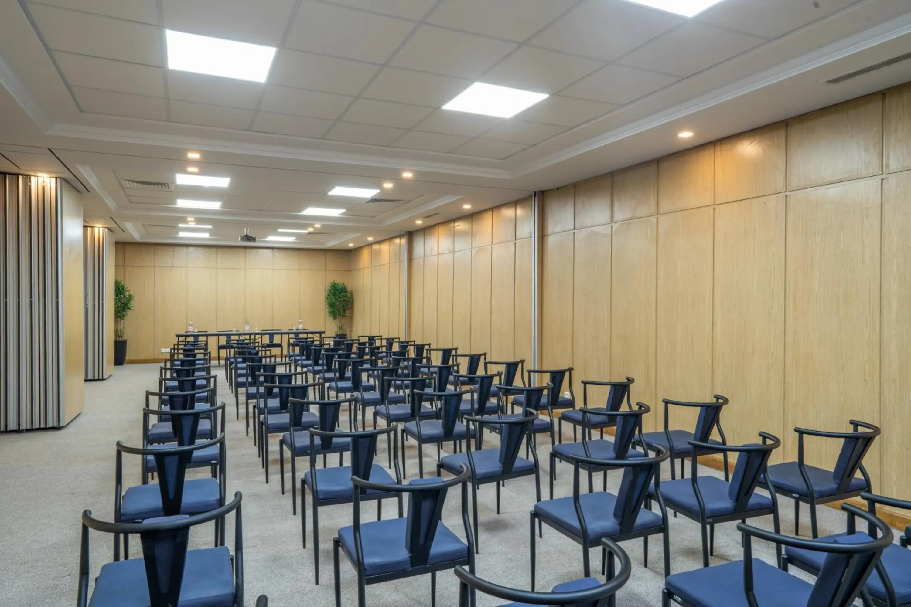 Meeting/conference room in Yadis Ibn Khaldoun Hotel