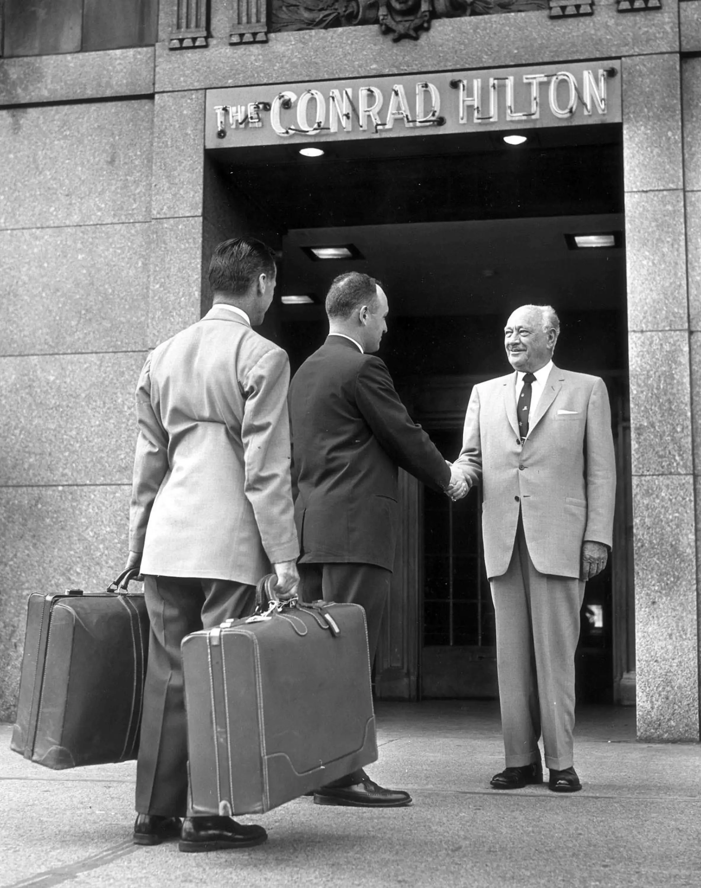 Property building in Hilton Chicago