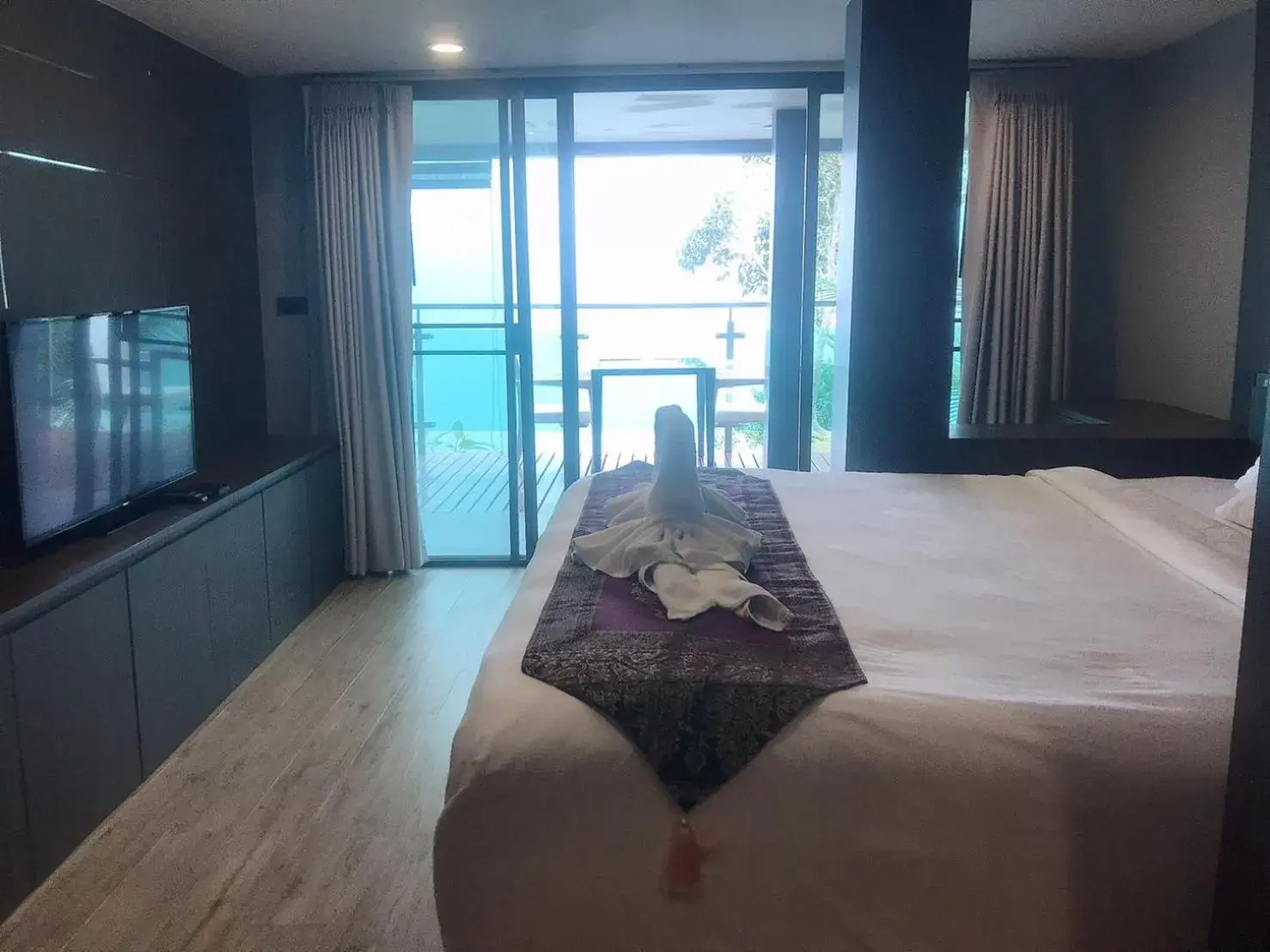 Property building, Bed in Cliff Lanta Suite-Koh Lanta Krabi