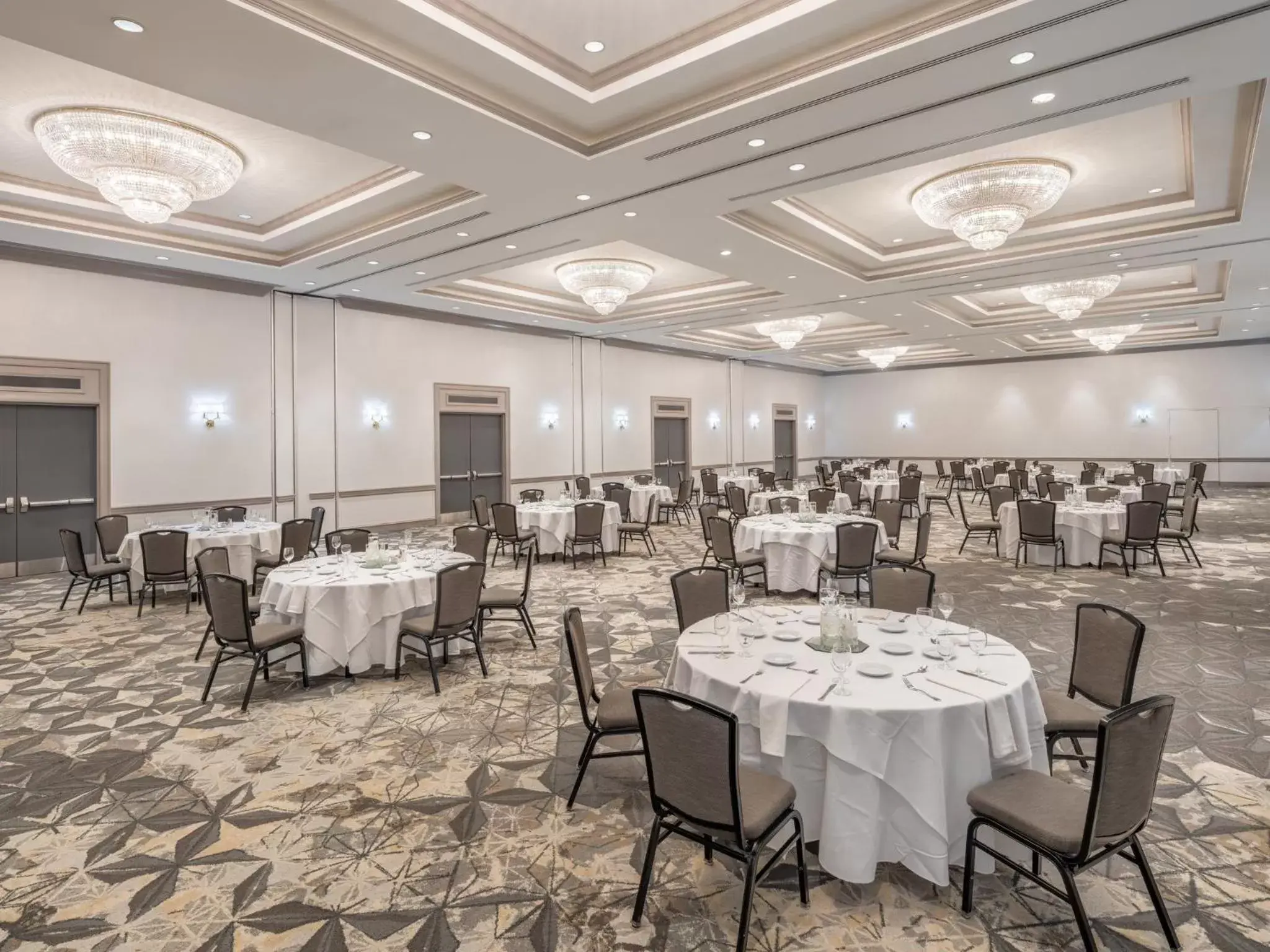 Banquet/Function facilities, Restaurant/Places to Eat in Crowne Plaza College Park - Washington DC