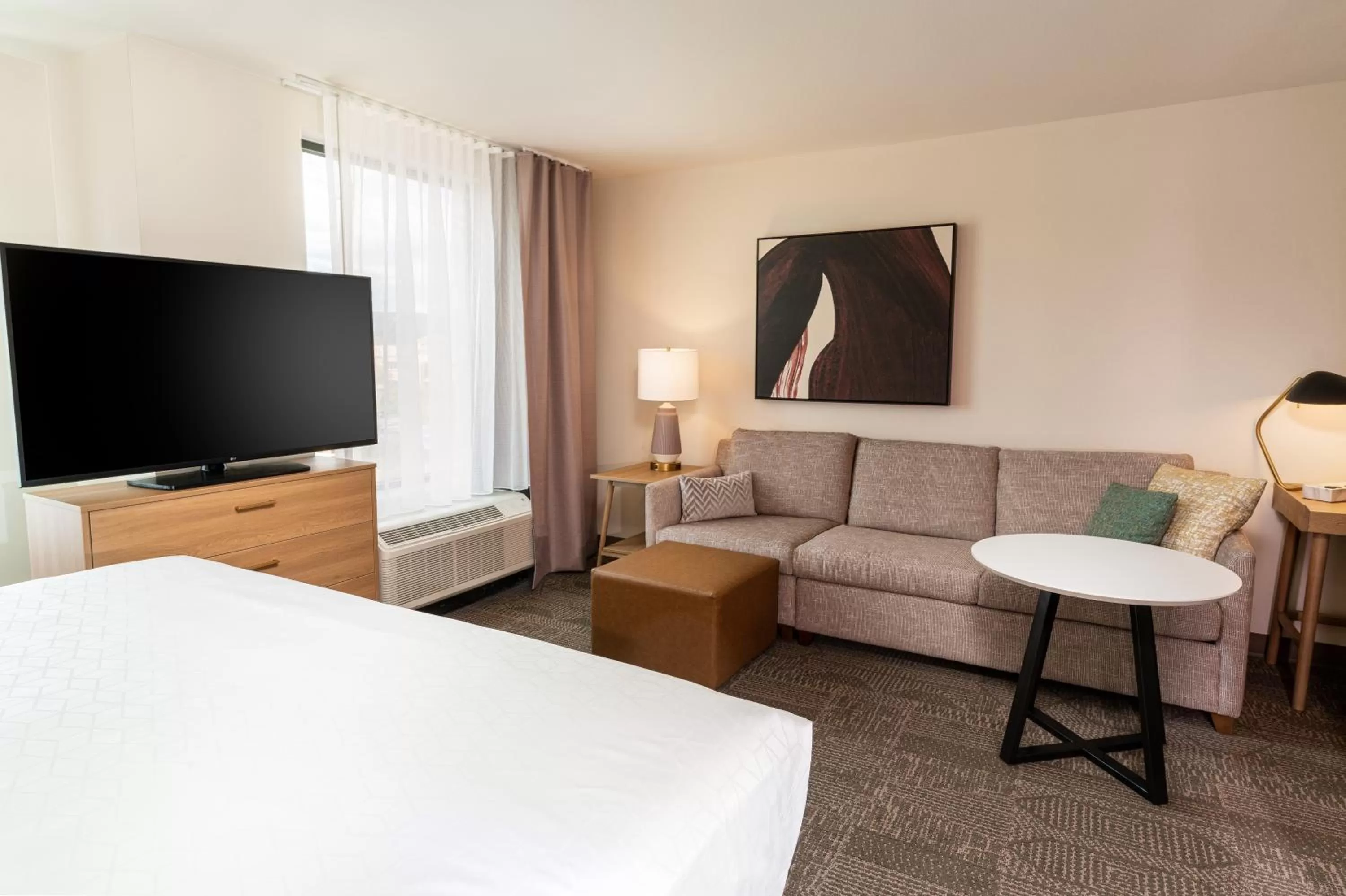 Seating area, Bed in Staybridge Suites - Temecula - Wine Country by IHG