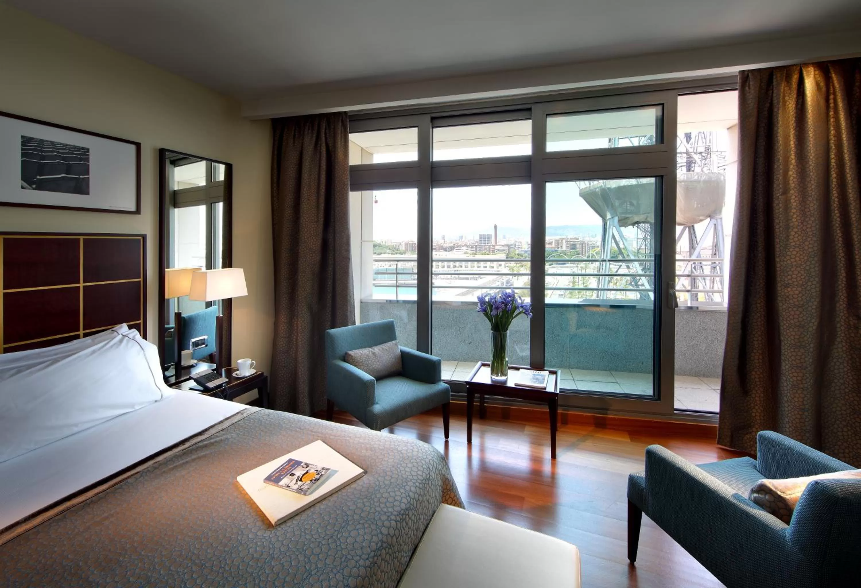 Bed in Eurostars Grand Marina Hotel GL