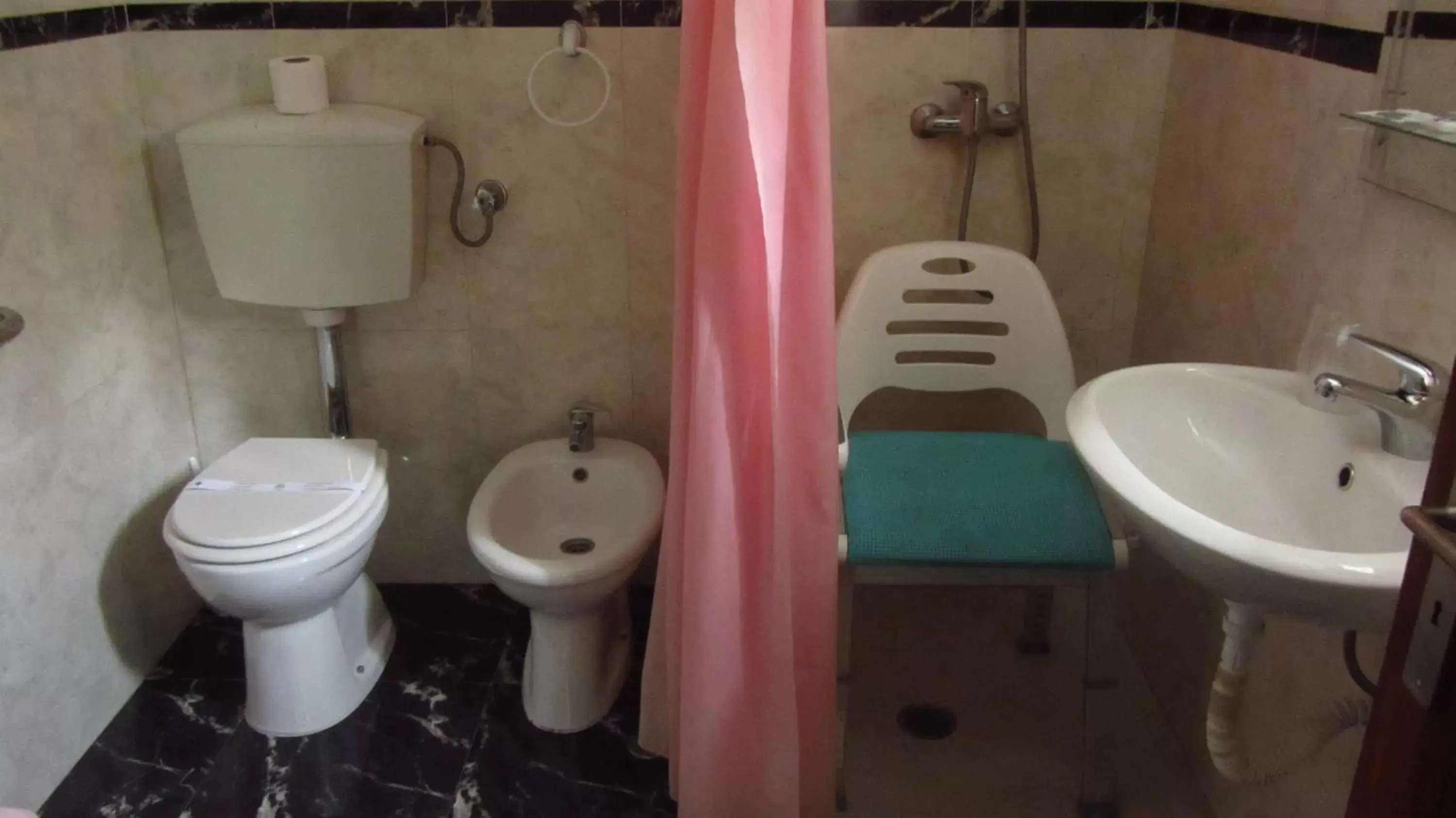 Bathroom in Residencial Martinho