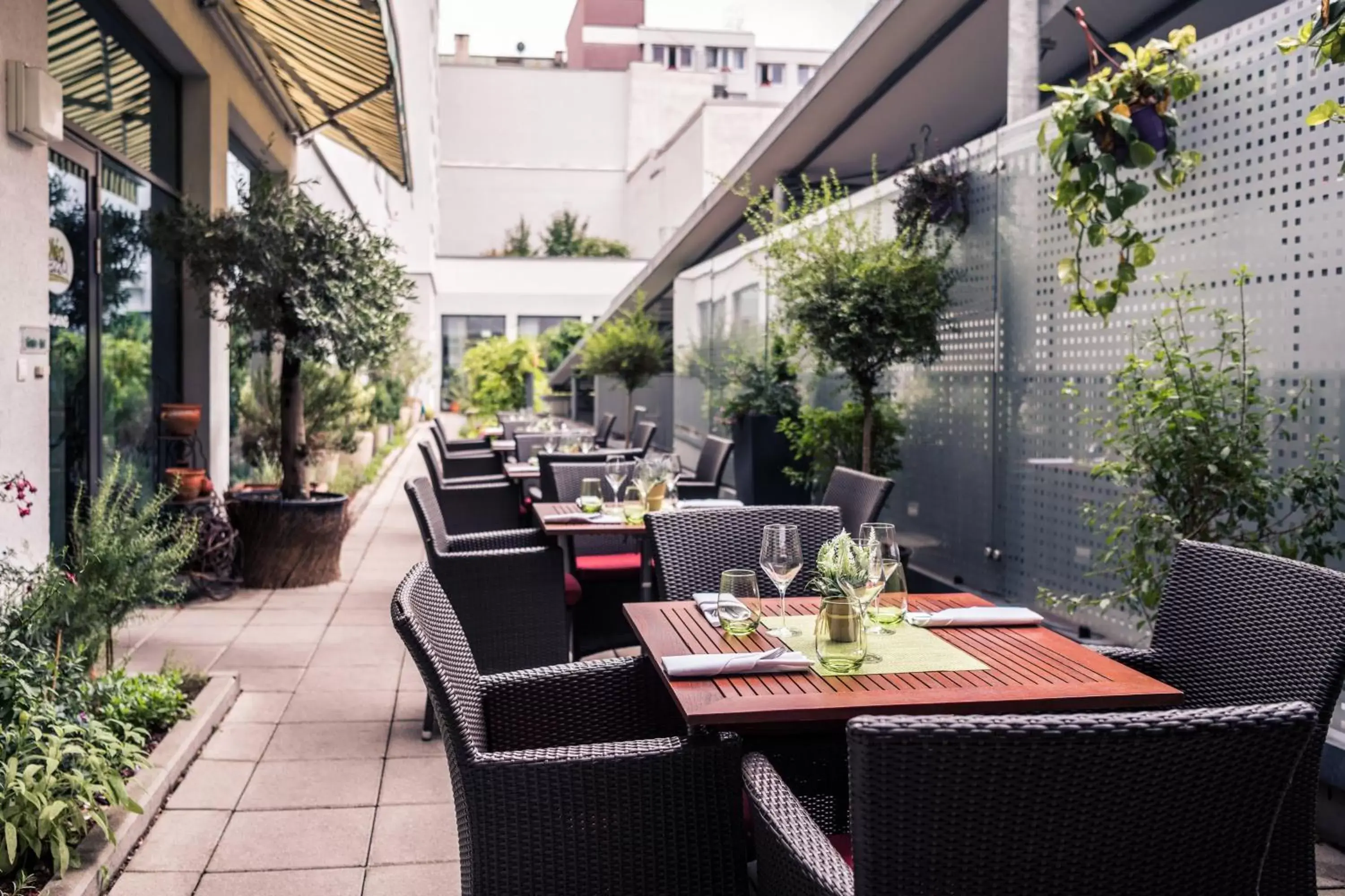 Restaurant/Places to Eat in Courtyard by Marriott Munich City Center