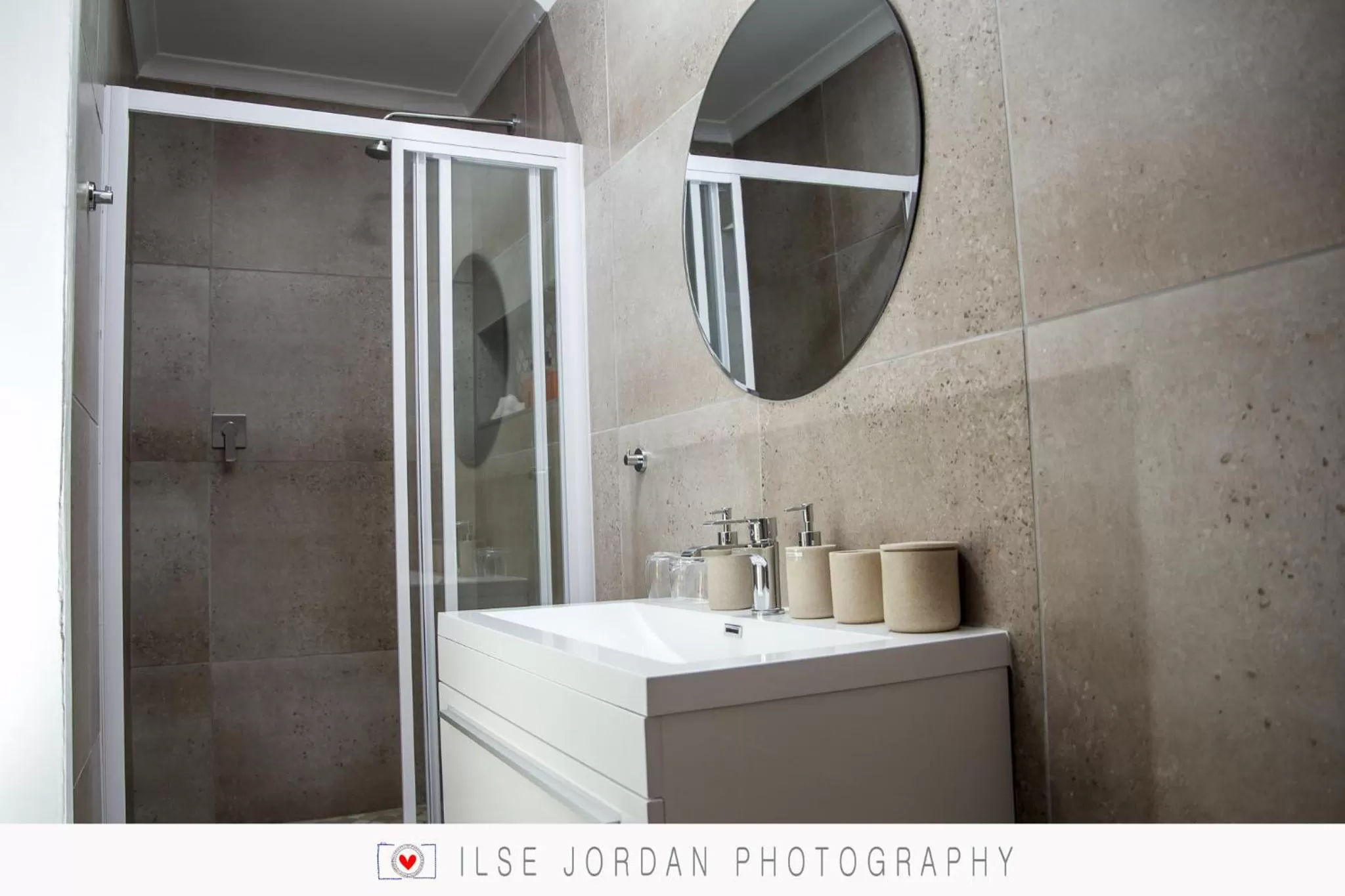 Bathroom in Raw Karoo Guest House