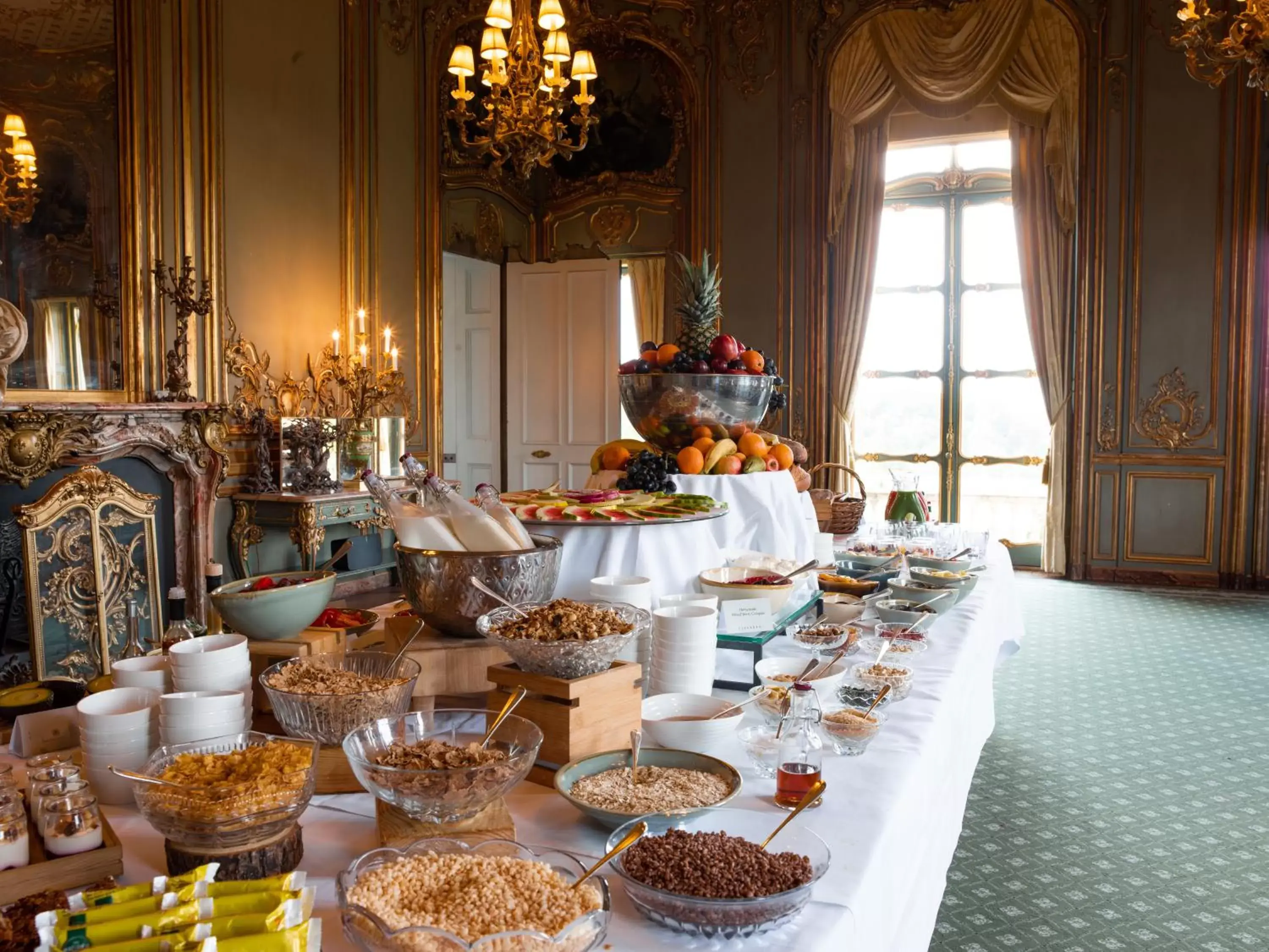 Breakfast in Cliveden House - an Iconic Luxury Hotel