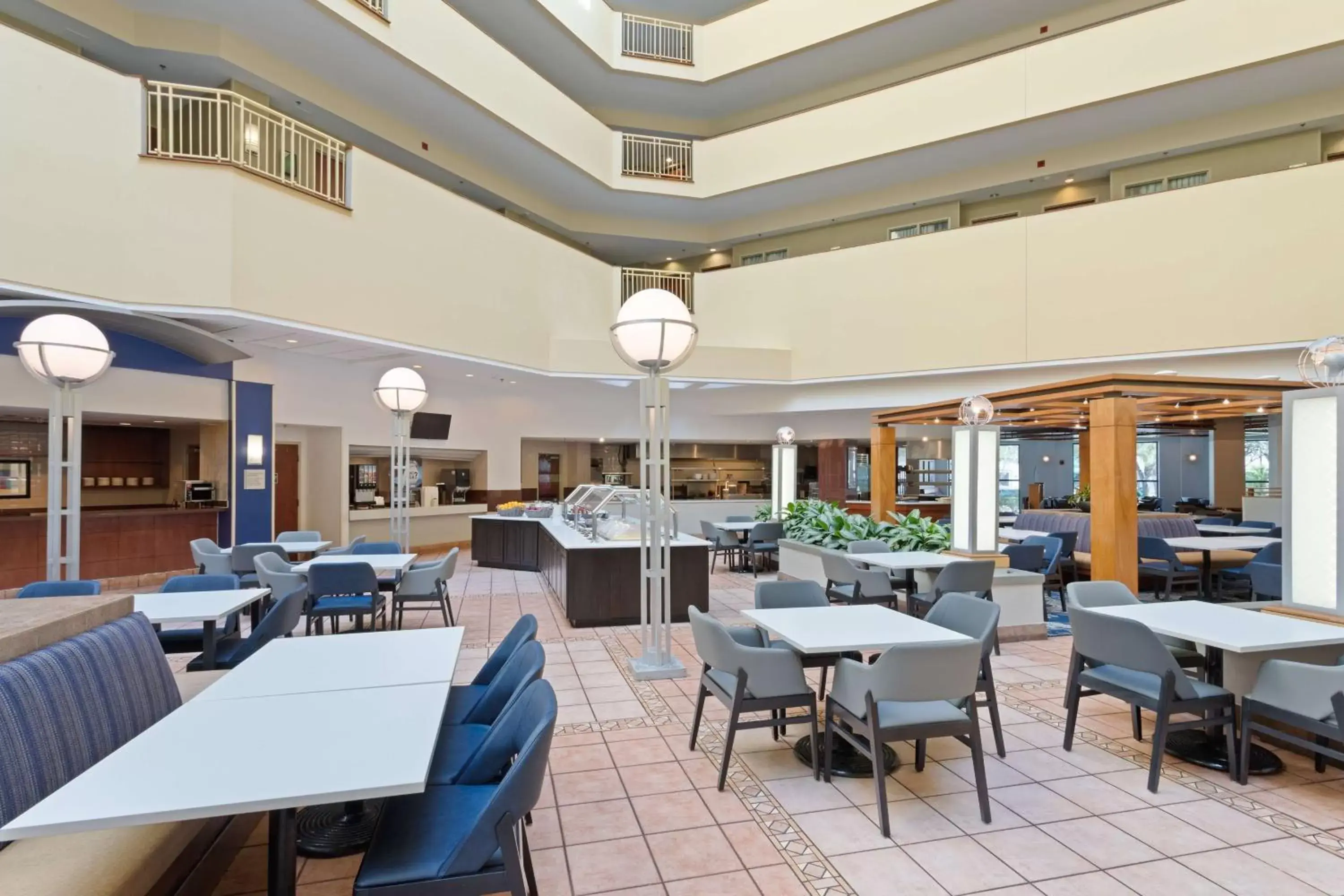 Restaurant/Places to Eat in Embassy Suites by Hilton Tampa USF Near Busch Gardens