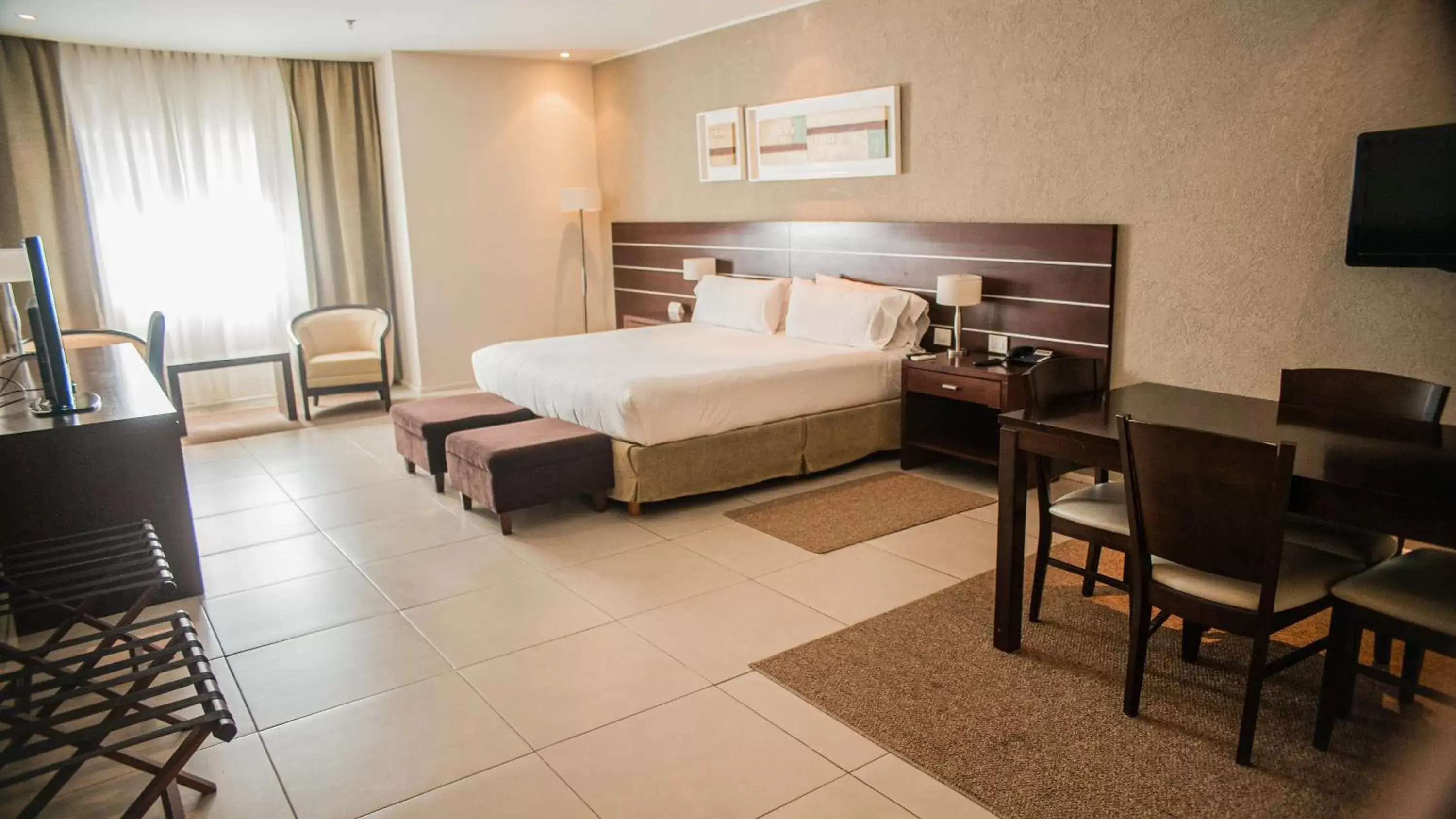 Standard King Room in Orfeo Suites Cordoba Standard King Room in Orfeo Suites Cordoba