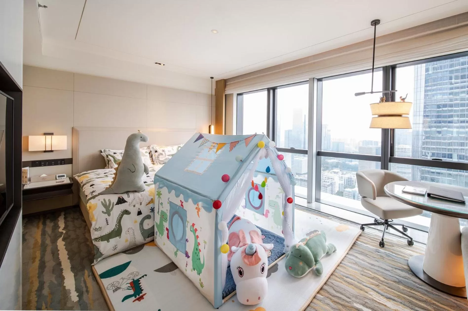 Bedroom, Bed in Crowne Plaza Shenzhen Nanshan by IHG