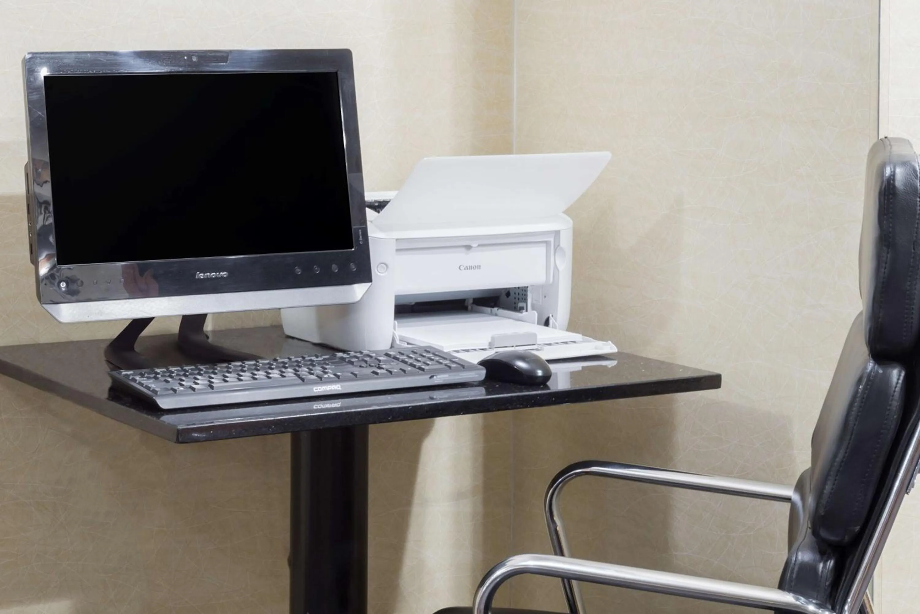 Business facilities in Days Inn by Wyndham Pittsburgh-Harmarville