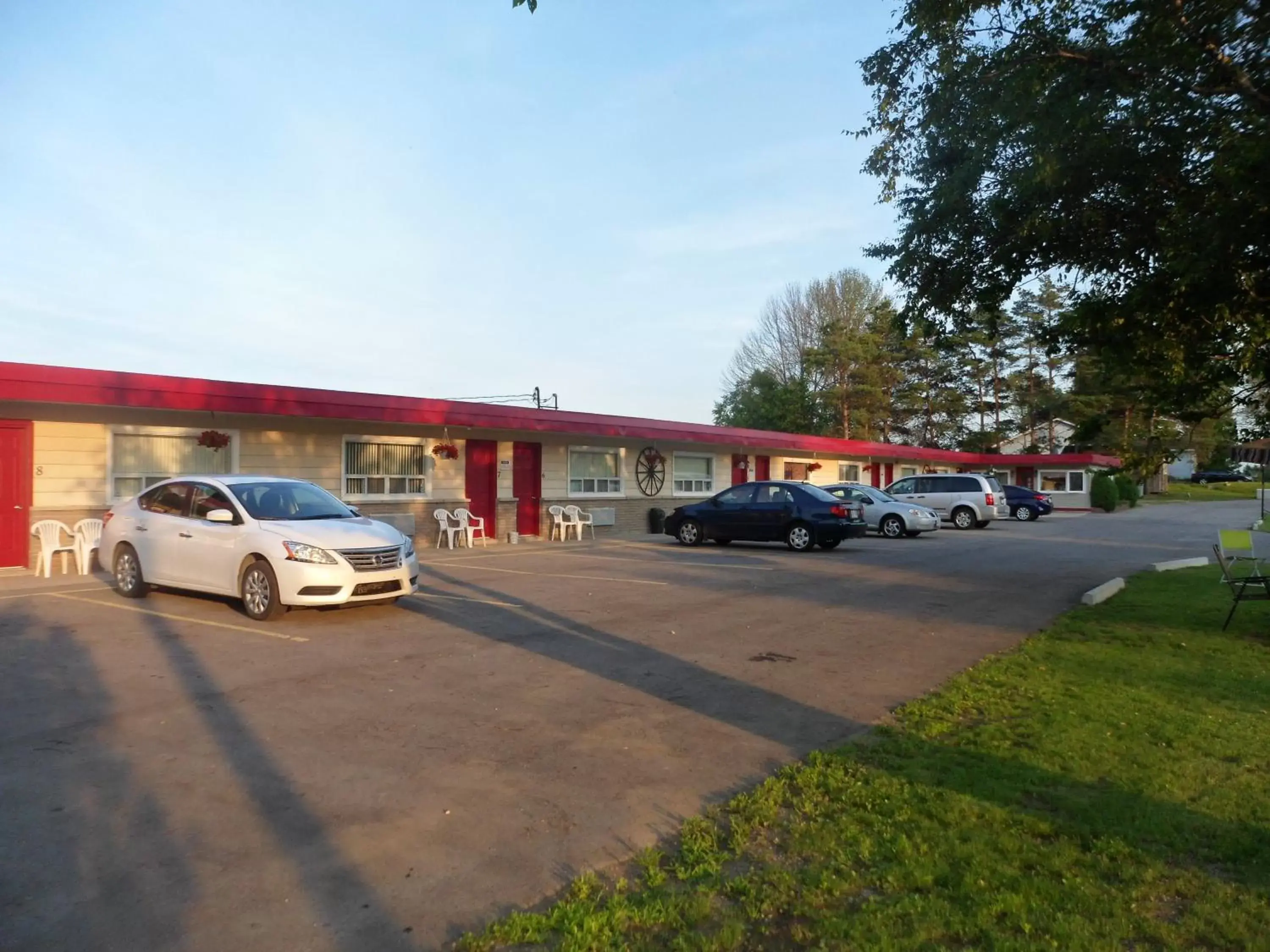 Property Building in The Silver Birch Motel