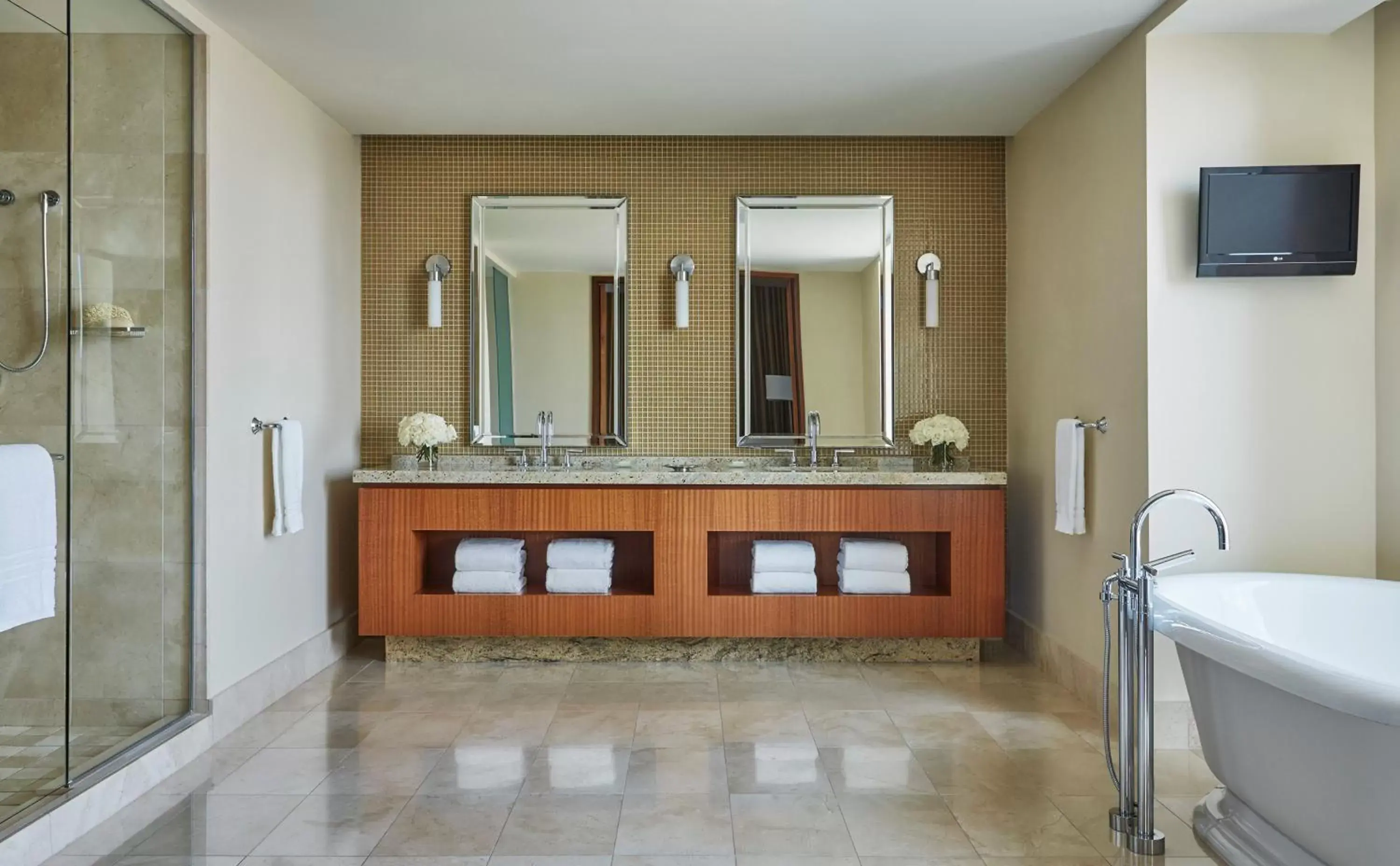 Bathroom in Four Seasons St. Louis