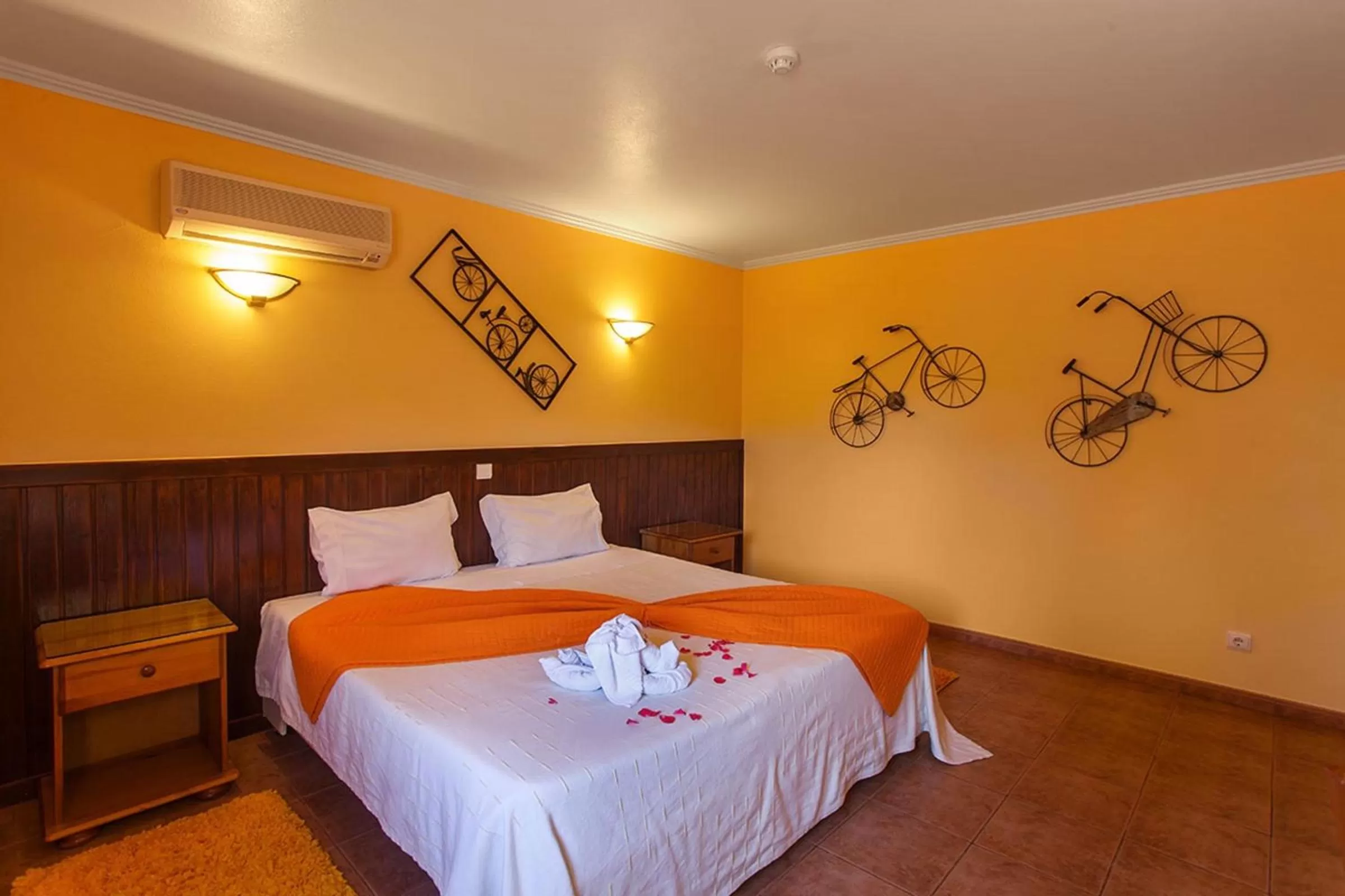 One-Bedroom Apartment with Pool and Garden View (3 Adults) in Montinho De Ouro