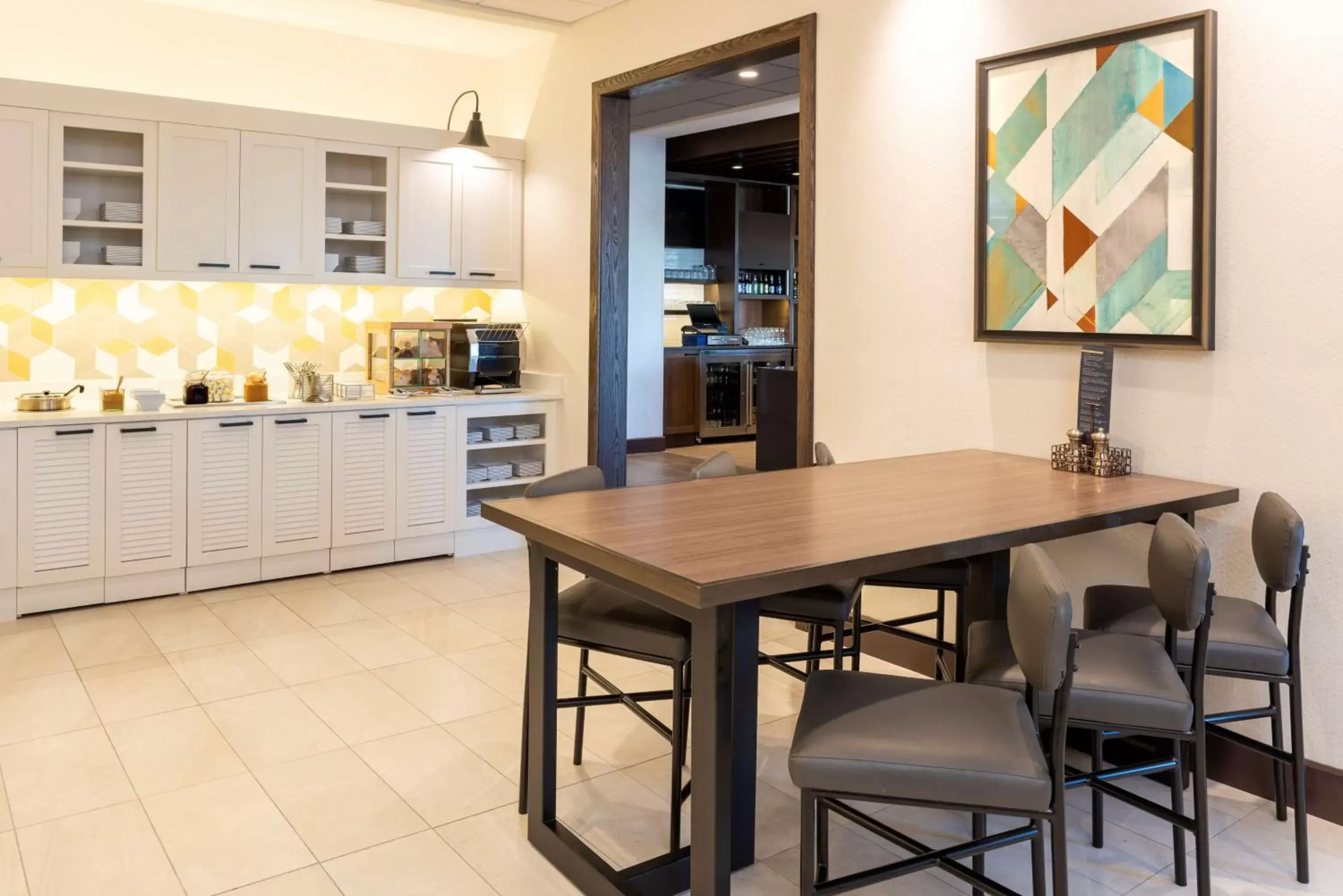 Restaurant/places to eat in Hyatt Place Flint/Grand Blanc Restaurant/places to eat in Hyatt Place Flint/Grand Blanc